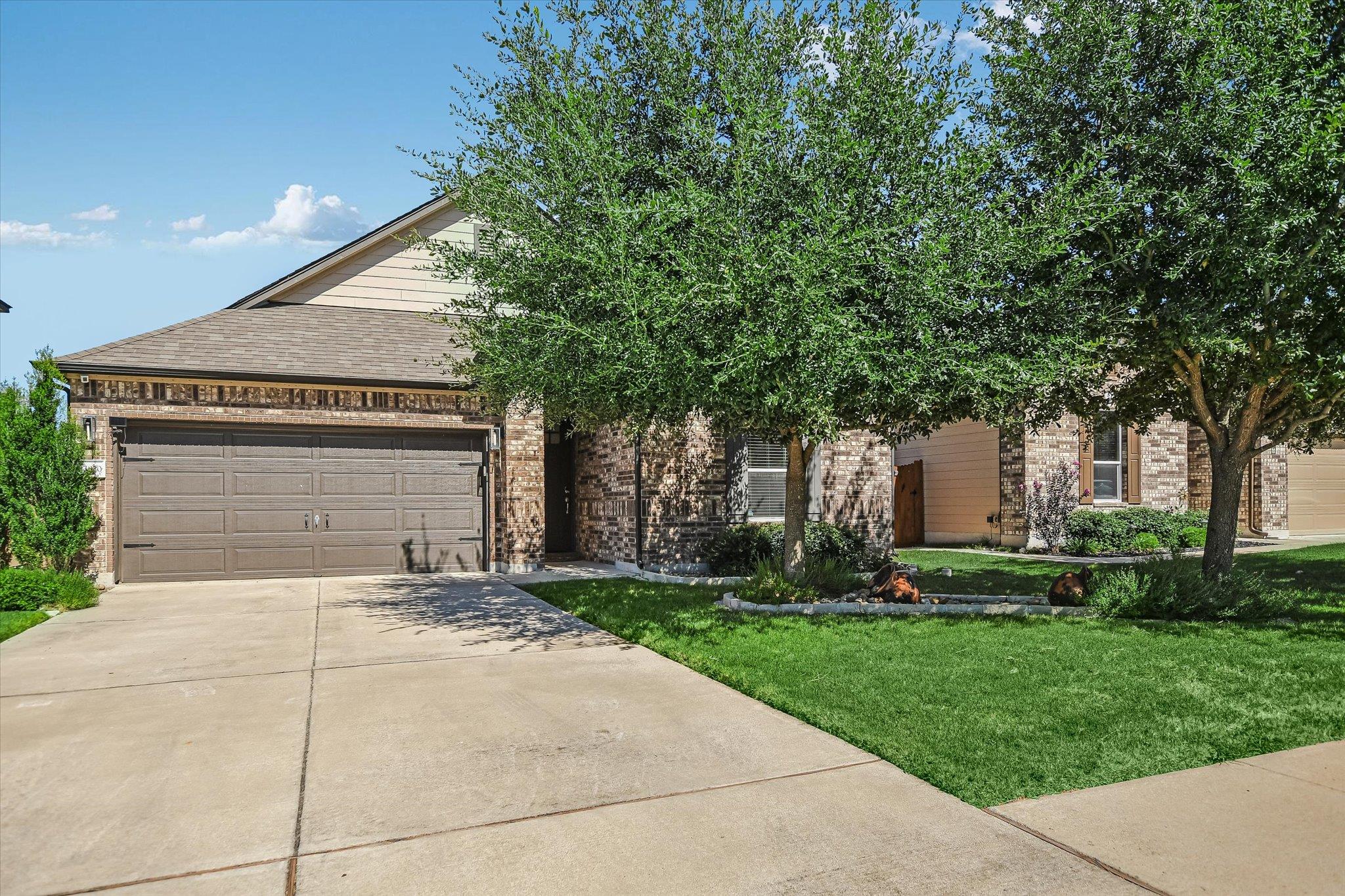 Listing photo 1 of 13820  Lyndon B Johnson St