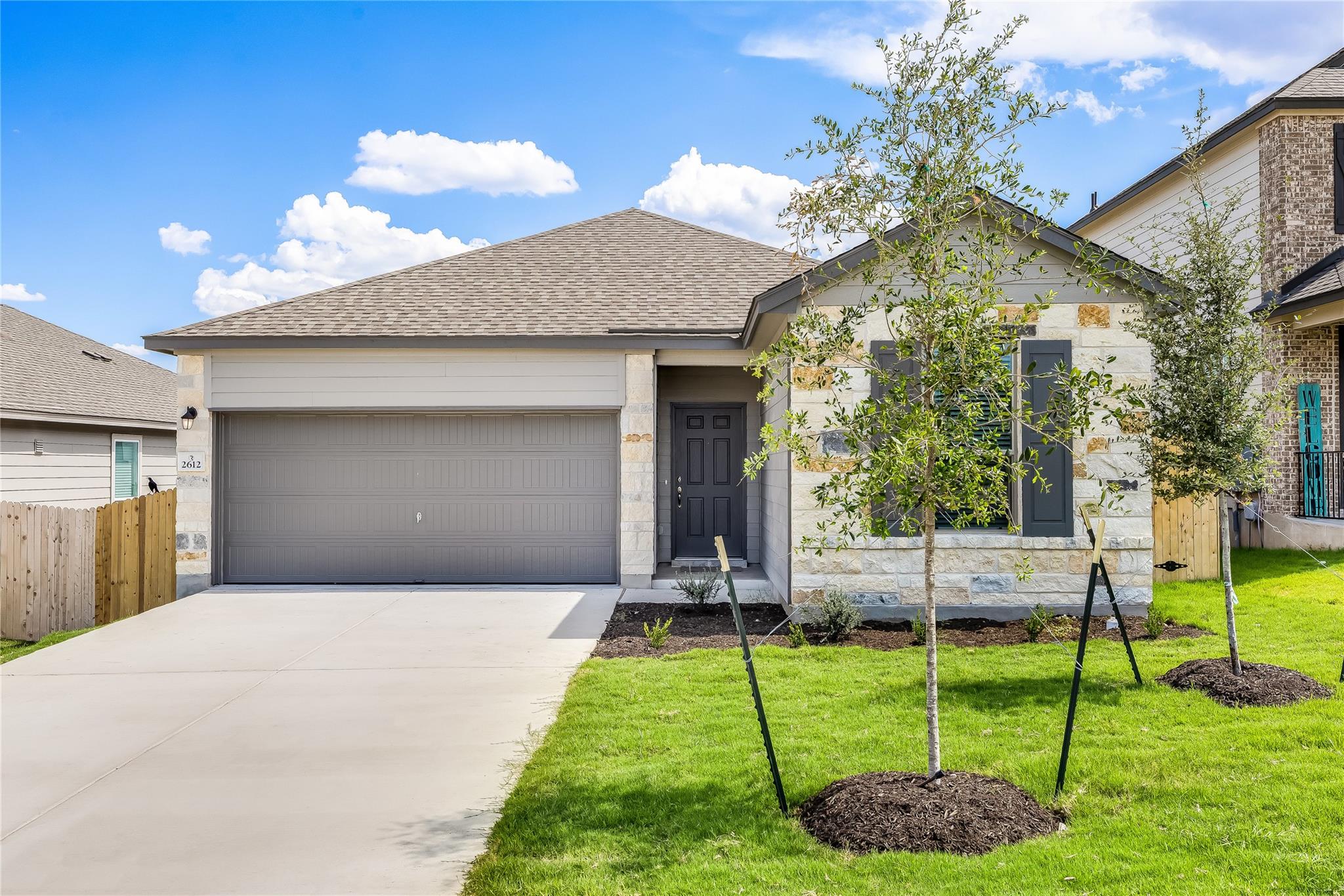 Listing photo 1 of 2612  DONNA OLENE Dr