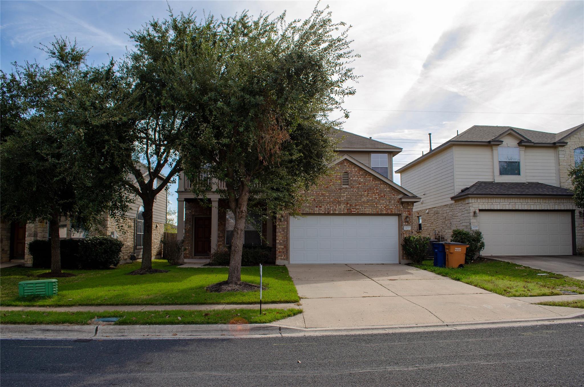 Listing photo 1 of 14213  Willow Tank Dr