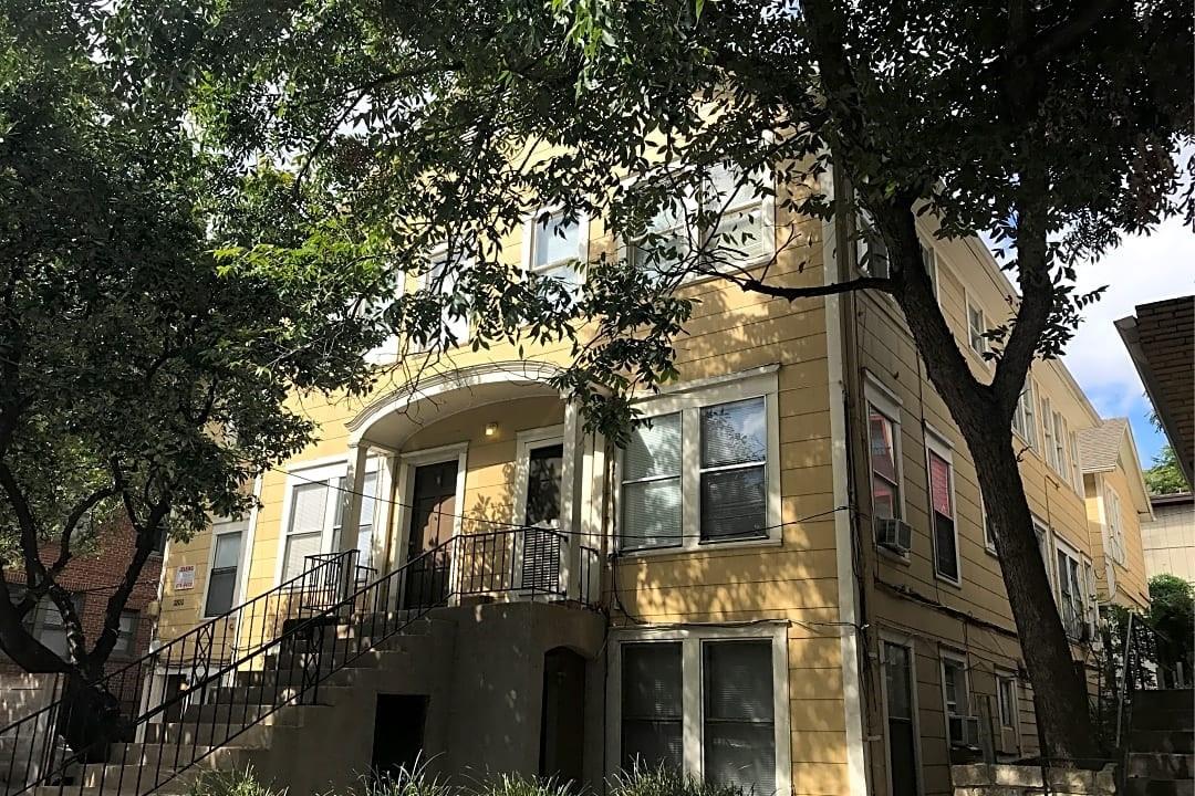 Listing photo 1 of 2800  Whitis Ave  #A