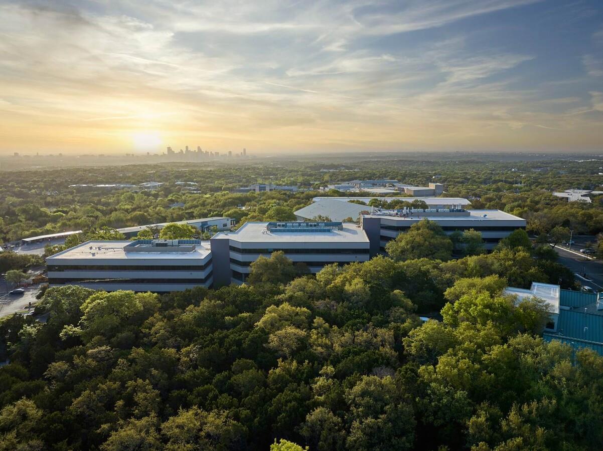 Listing photo 1 of 1301 S Capital of Texas Highway None  #C201
