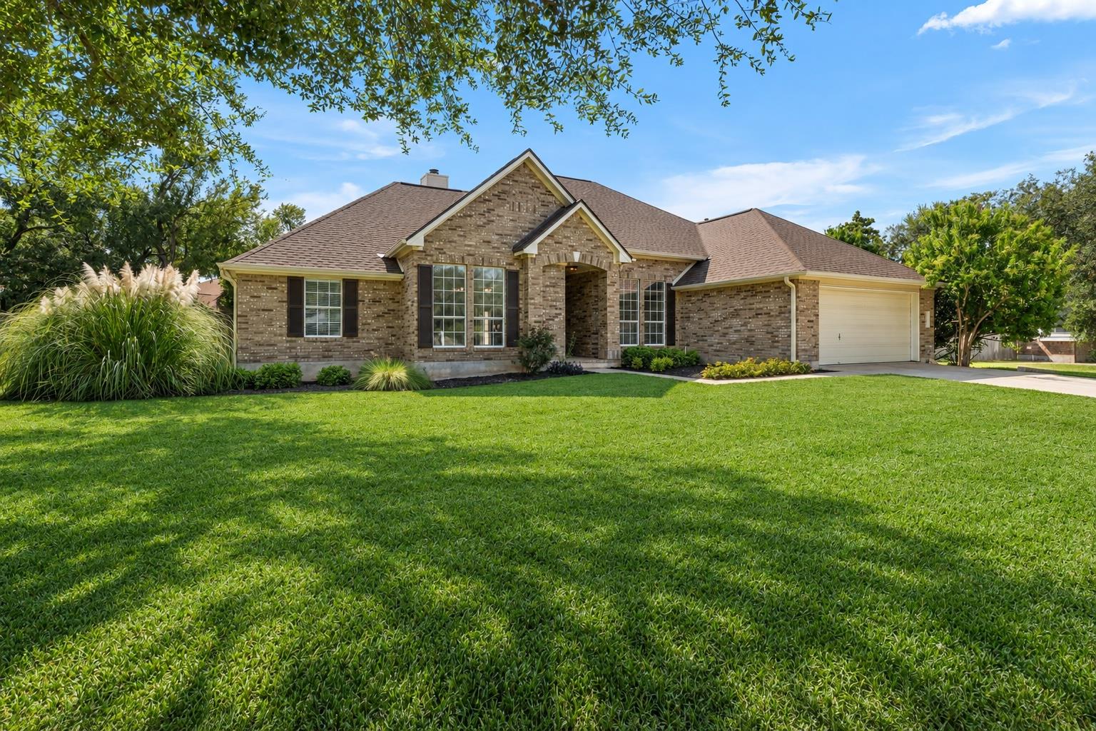 Listing photo 1 of 819  Blue Spring Cir