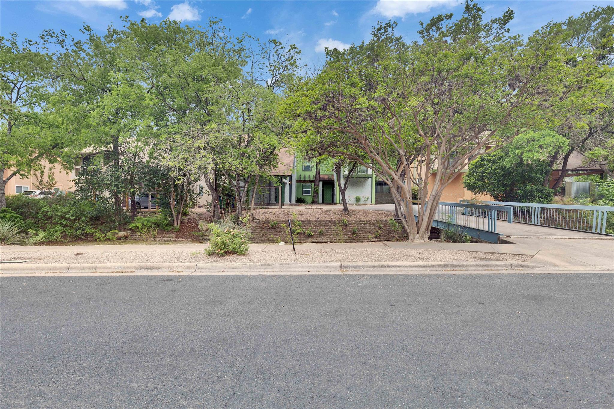 1505  Bridgeway Dr  #1 매물 사진 1