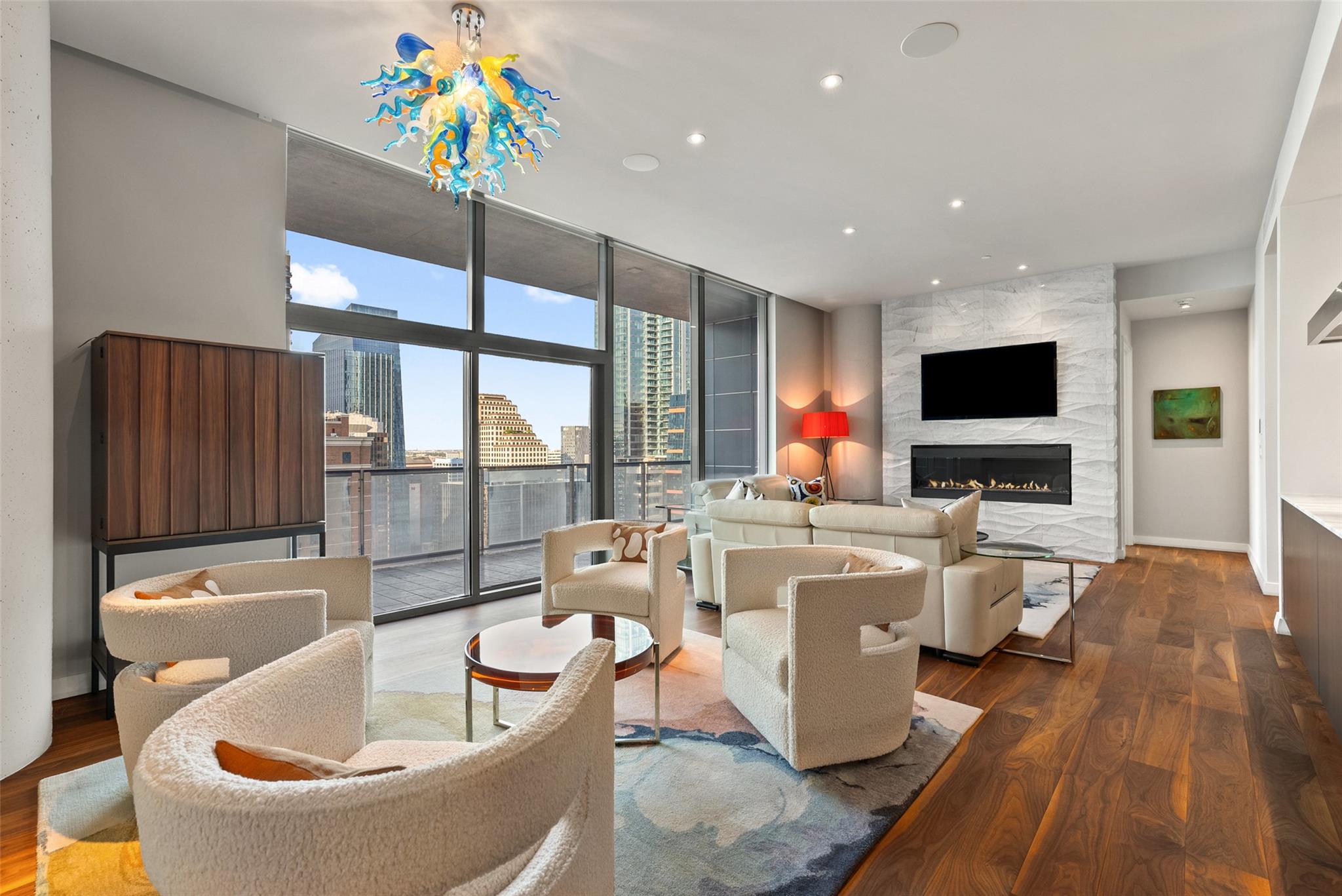 Listing photo 1 of 210  Lavaca St  #2505
