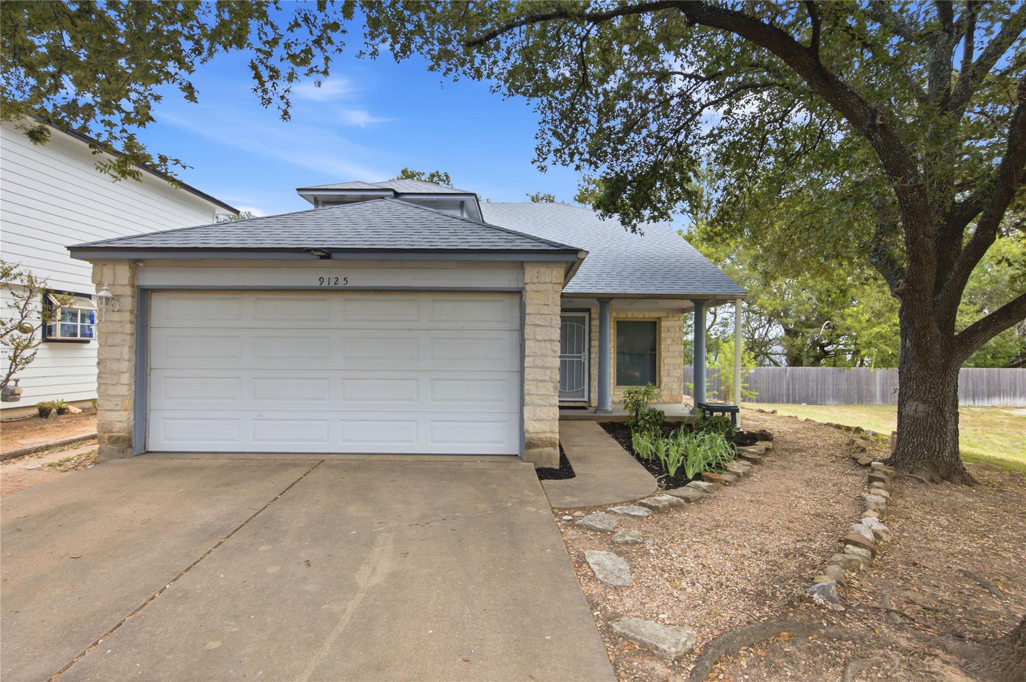 Listing photo 1 of 9125  Vigen Cir