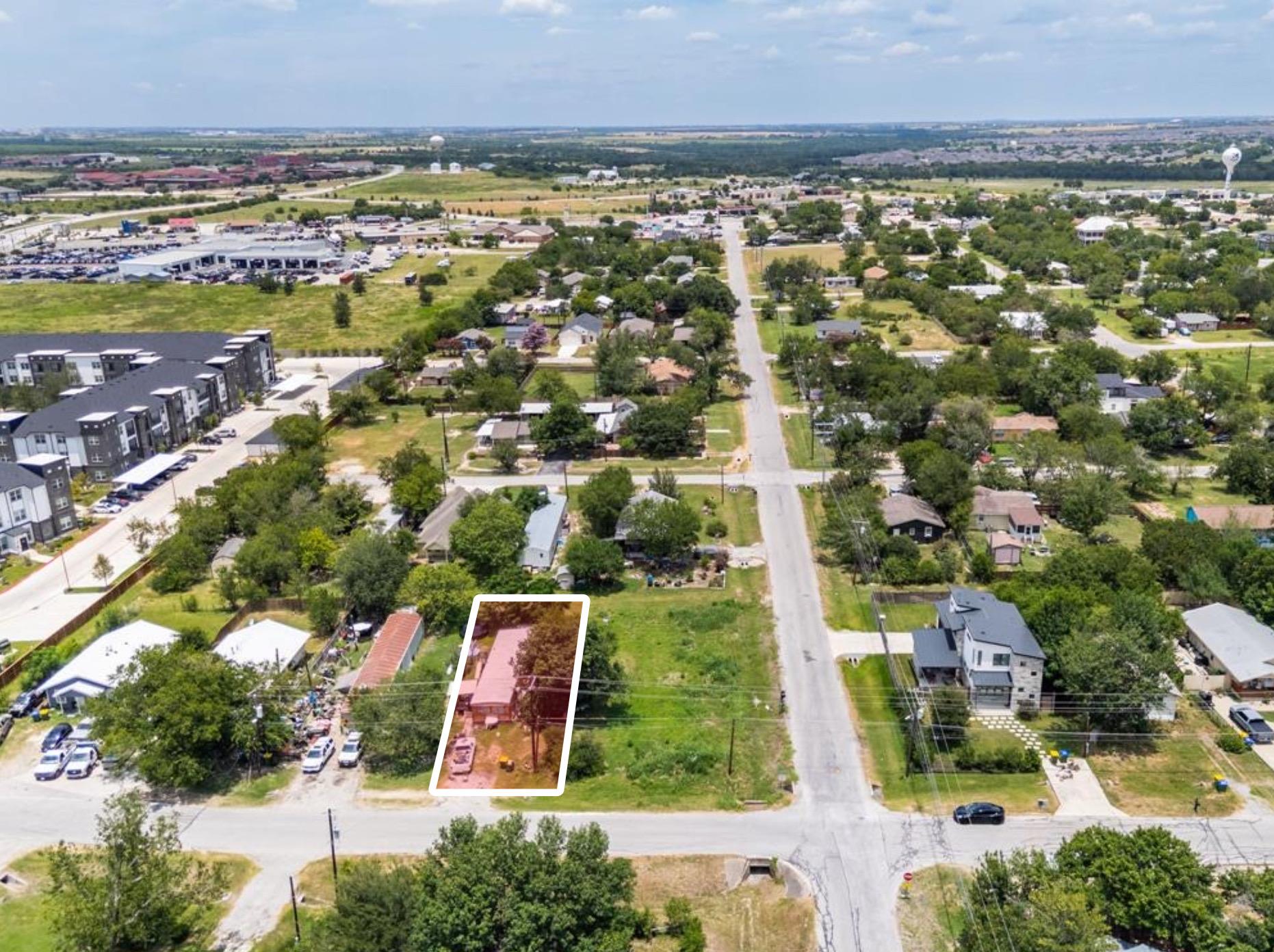 A highlighted border outlines this residential pa