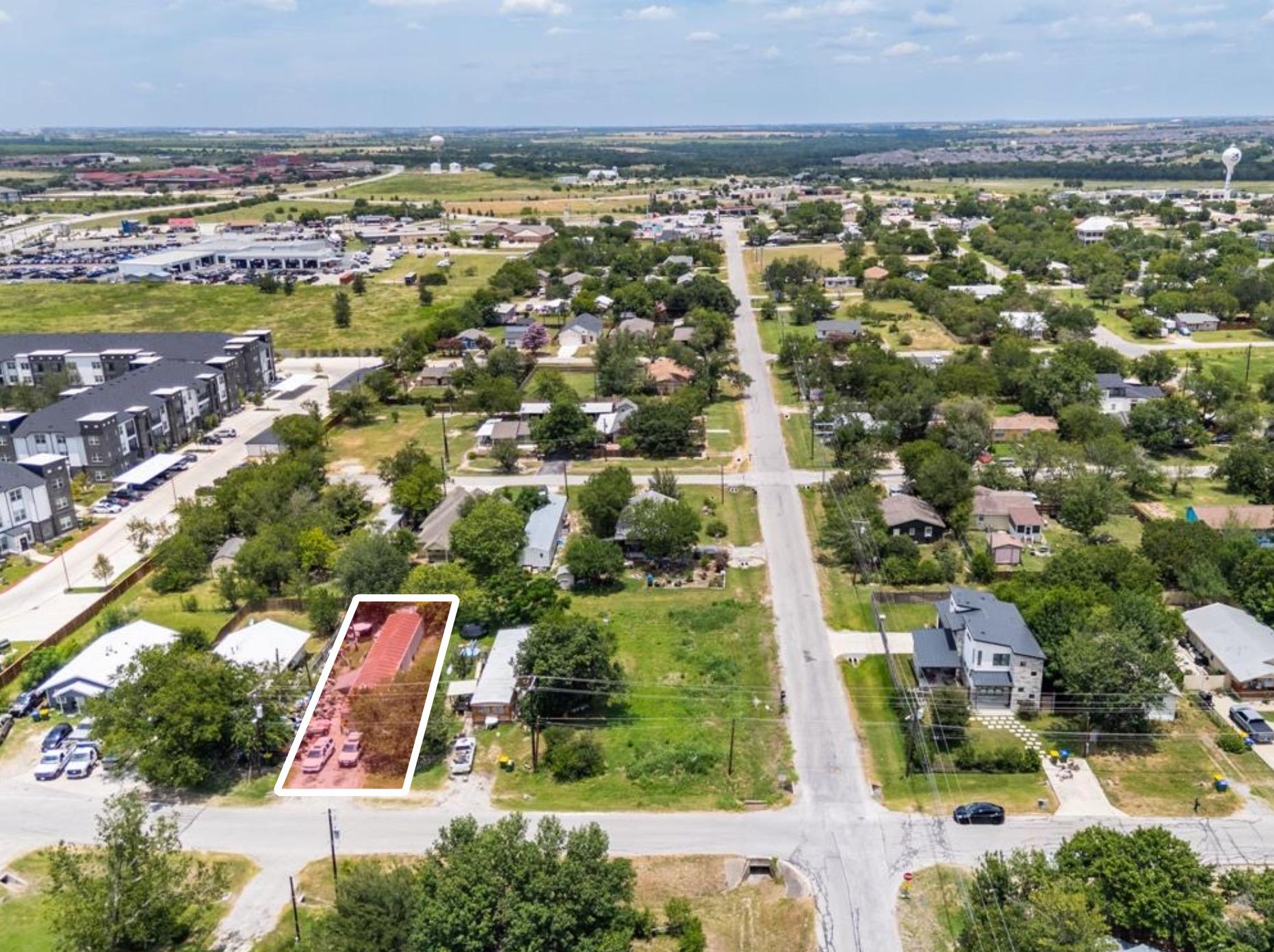 Aerial perspective reveals the property boundarie