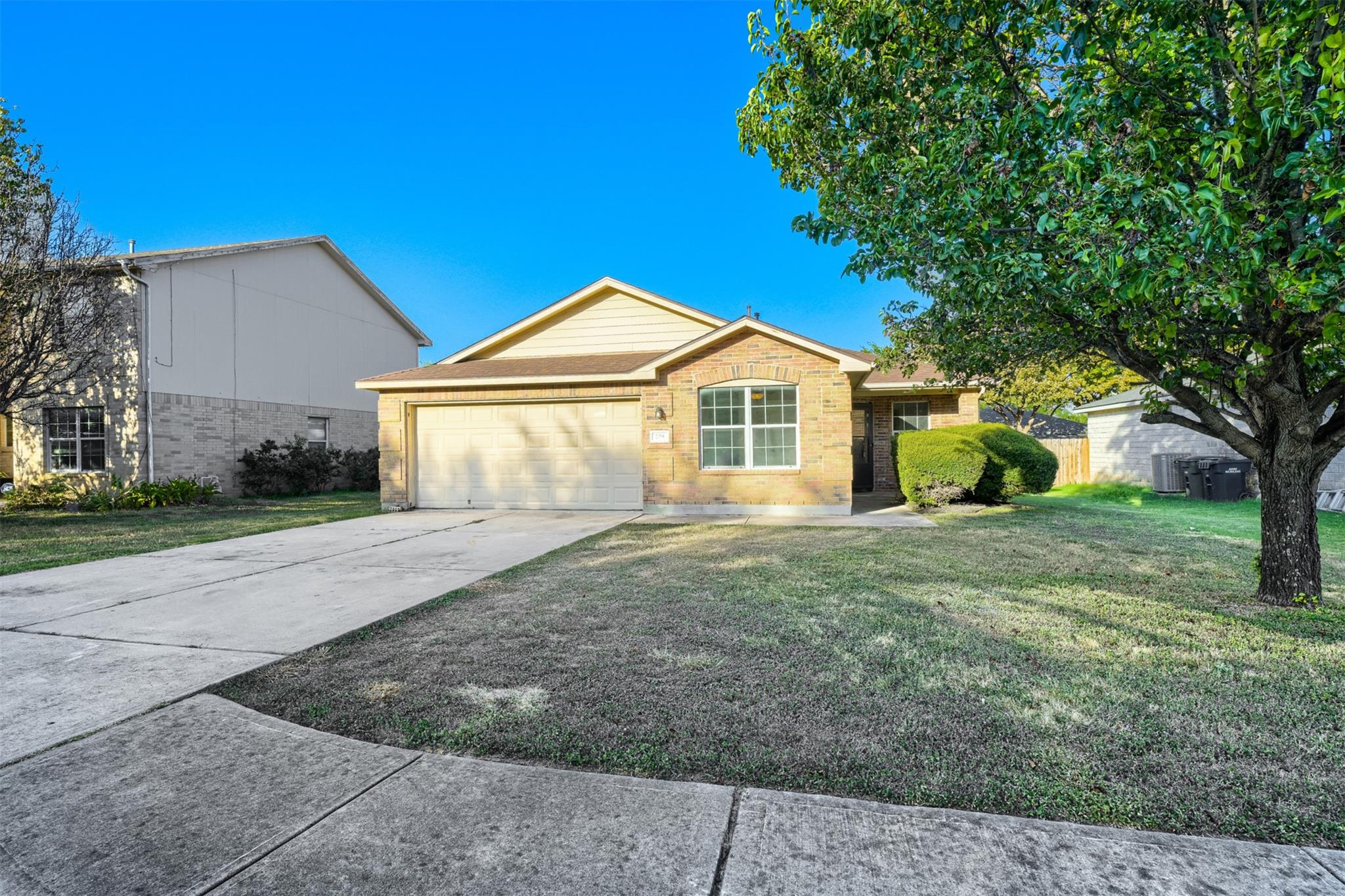 Listing photo 1 of 708  Pampas Ricas Dr