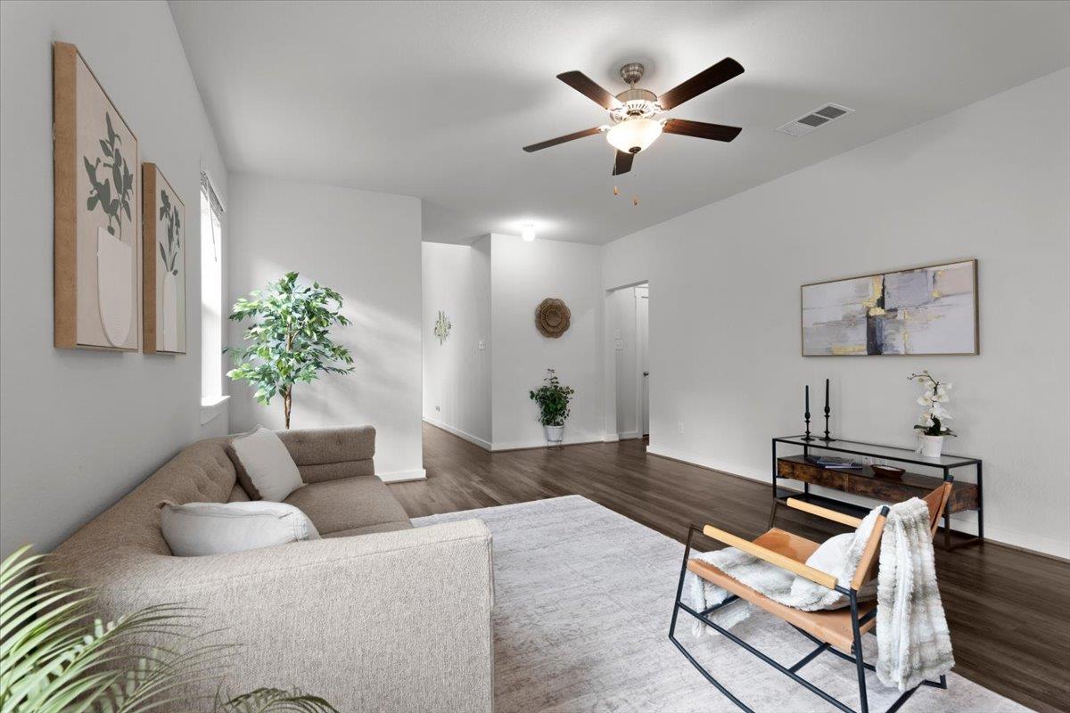 Listing photo 1 of 321  Buffalo View Ln
