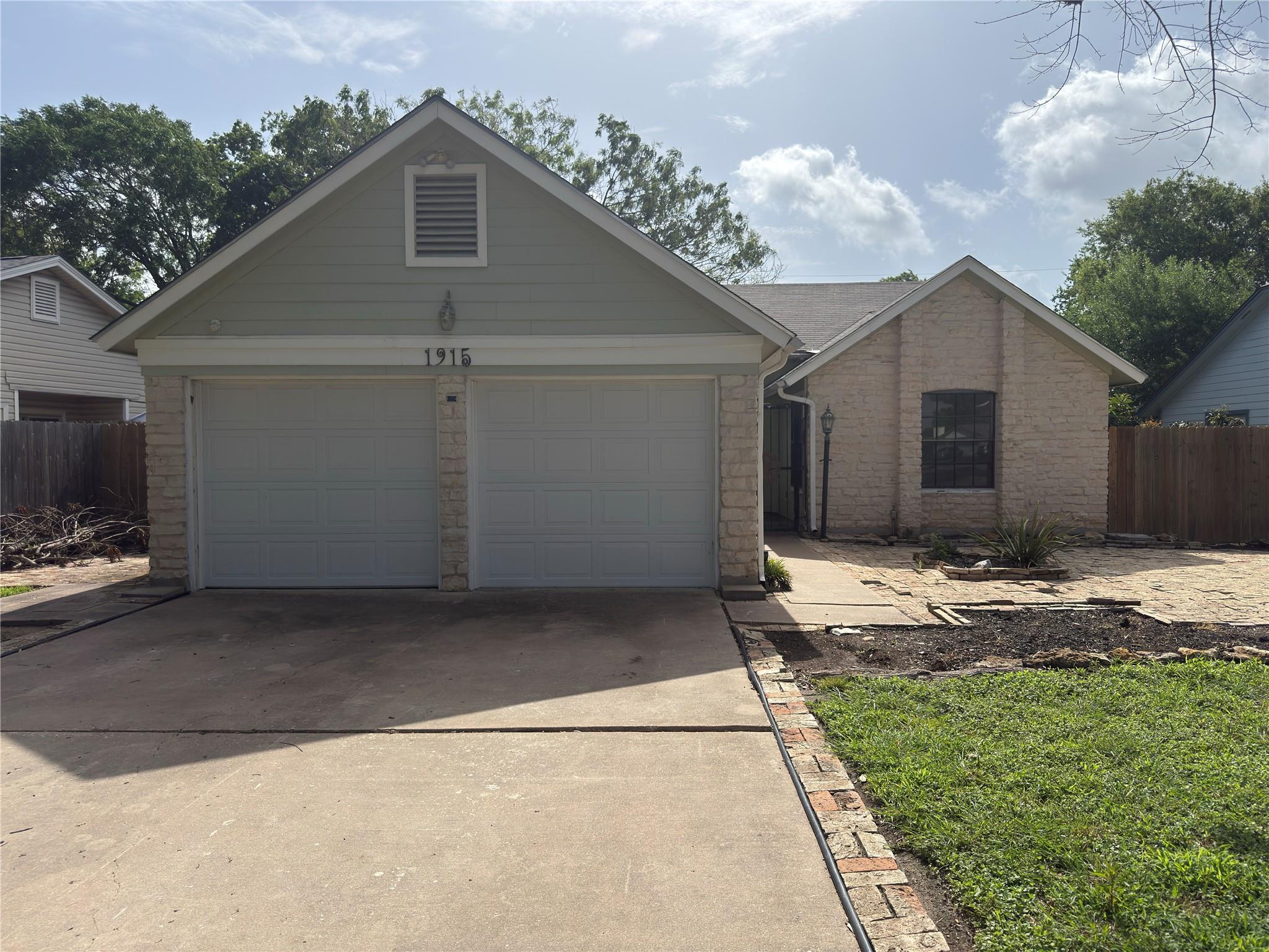 Listing photo 1 of 1915  Egger Ave