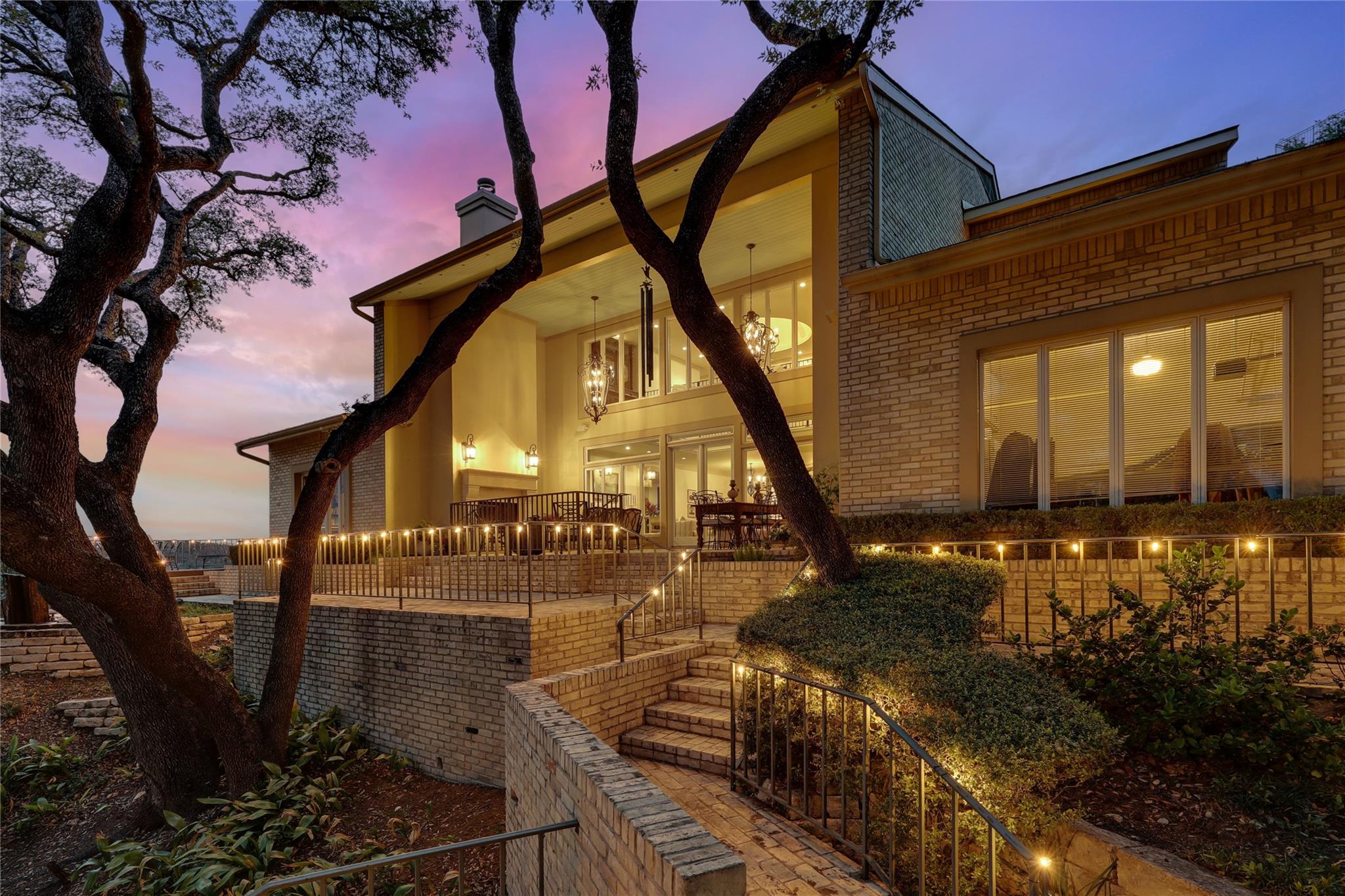 Listing photo 1 of 3418  Mount Bonnell Cir