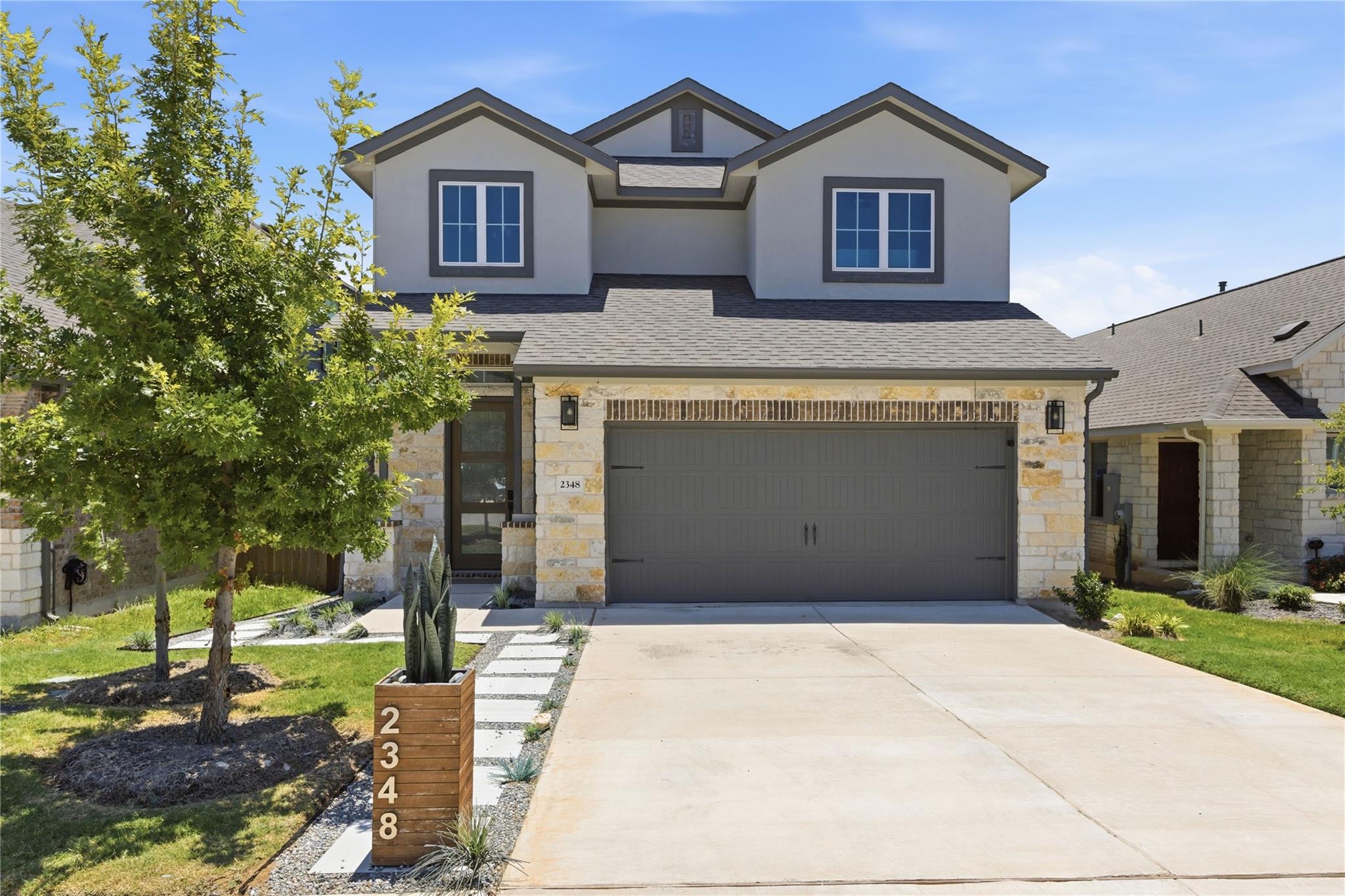 Listing photo 1 of 2348  Sawdust Dr