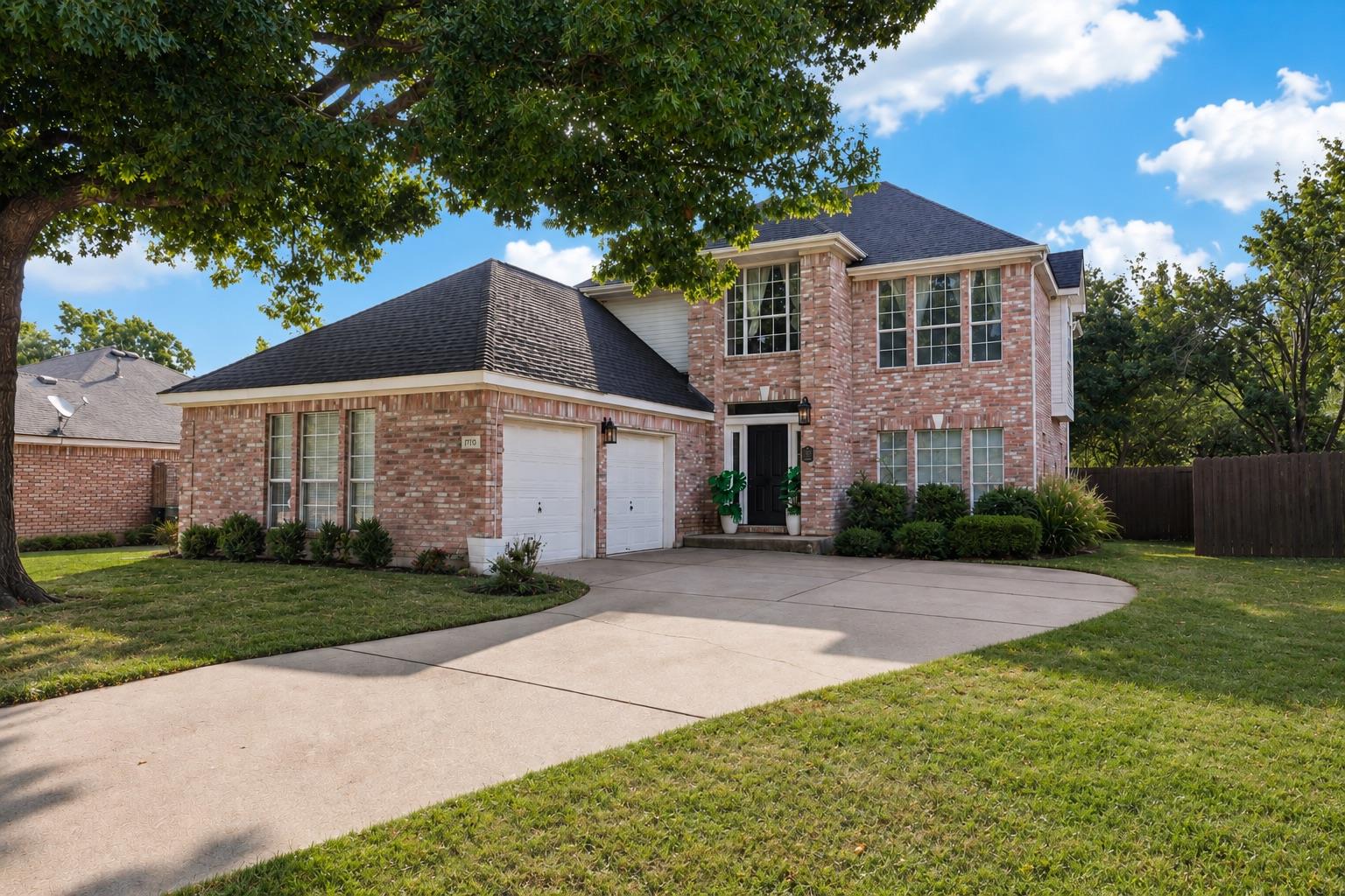 Listing photo 1 of 1710  Greening Way