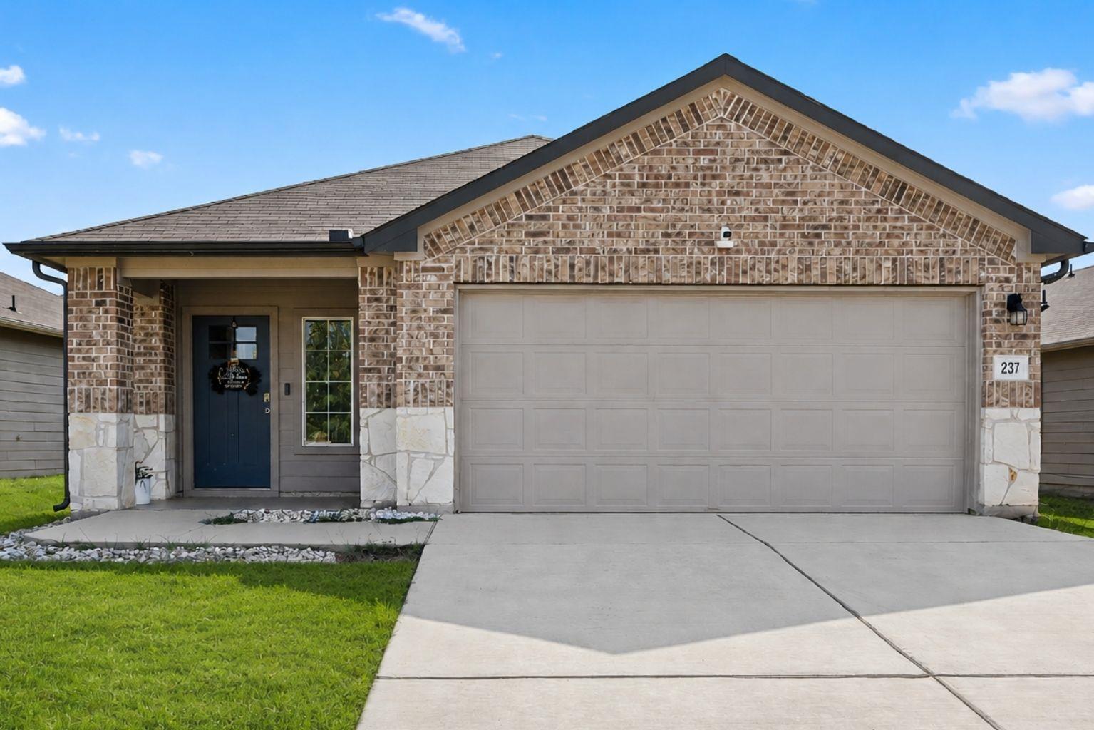 Listing photo 1 of 237  Spider Lily Dr