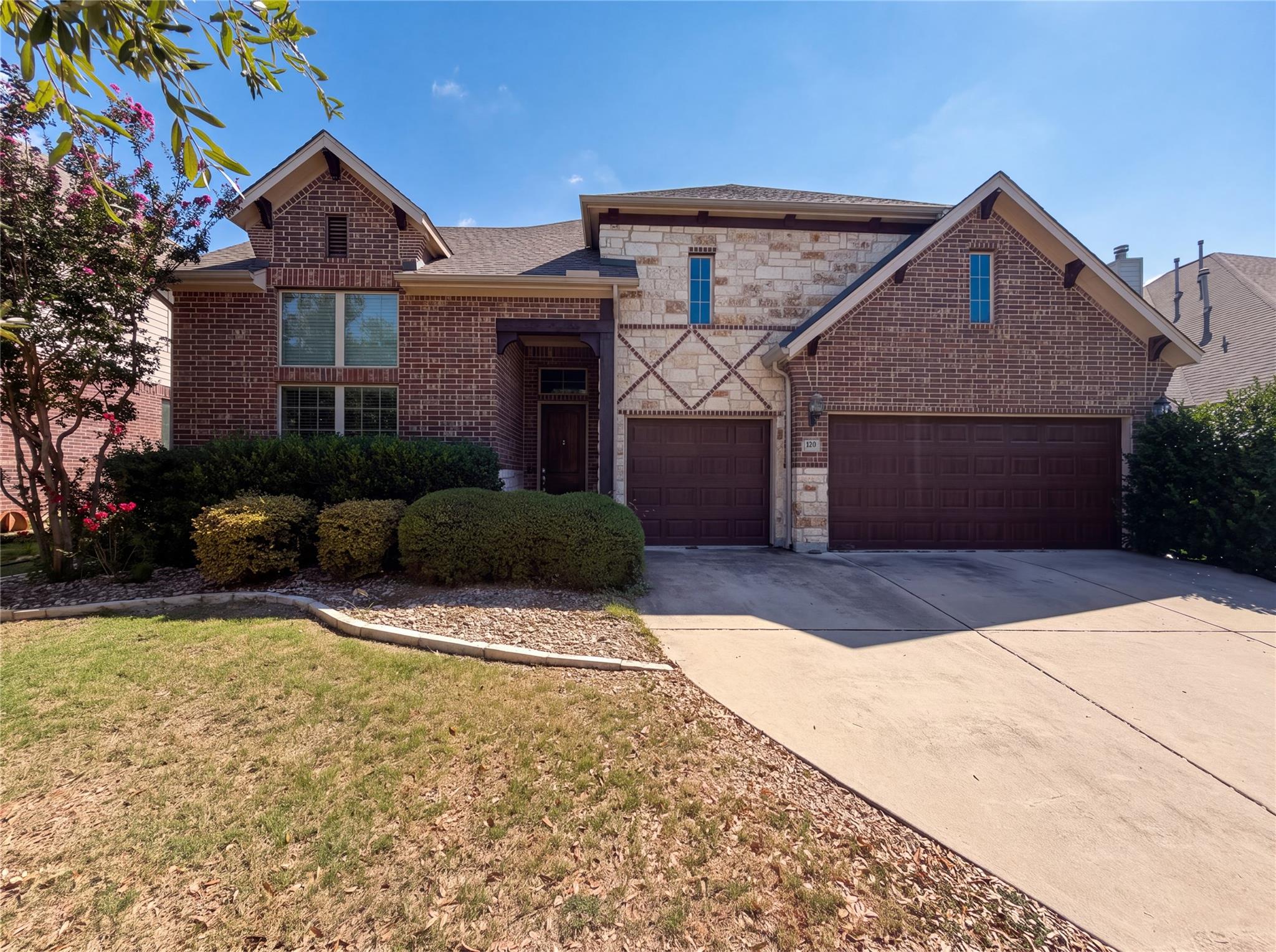 Listing photo 1 of 122  Bluehaw Dr