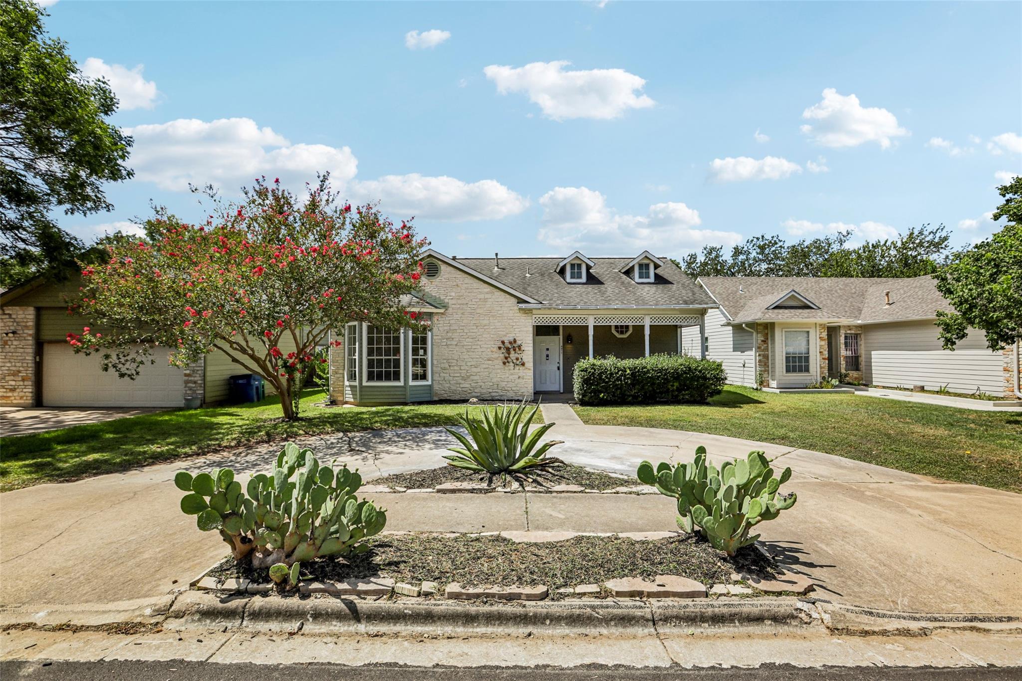 Listing photo 1 of 3011  Jubilee Trl