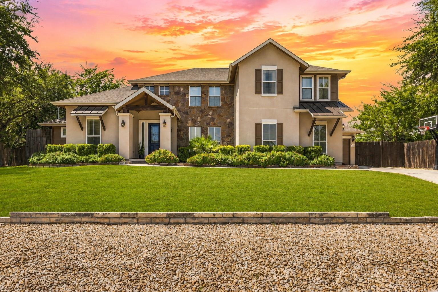 Listing photo 1 of 1010  Canyon Edge Dr