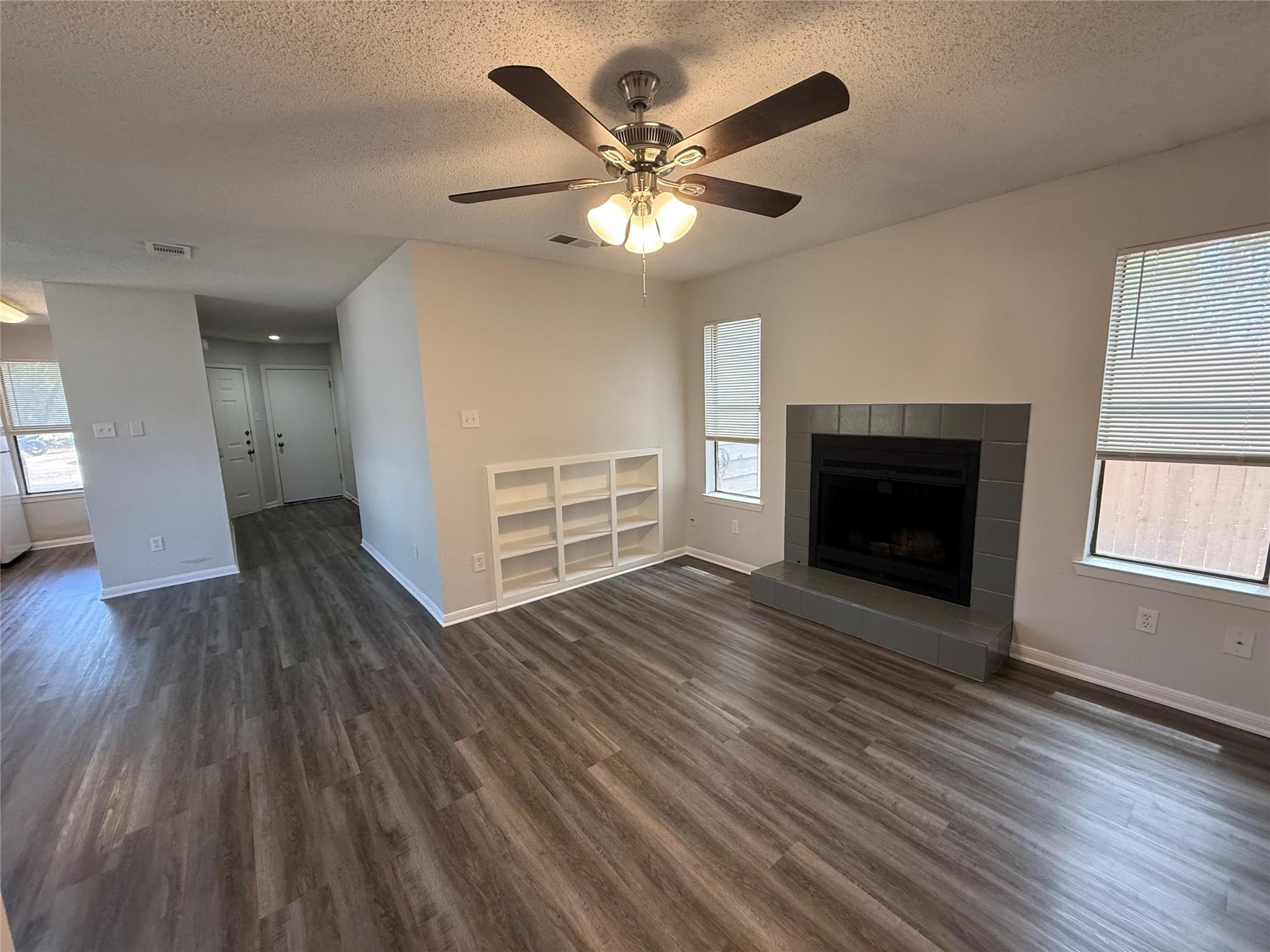 Listing photo 1 of 8909  Schick Rd  #A