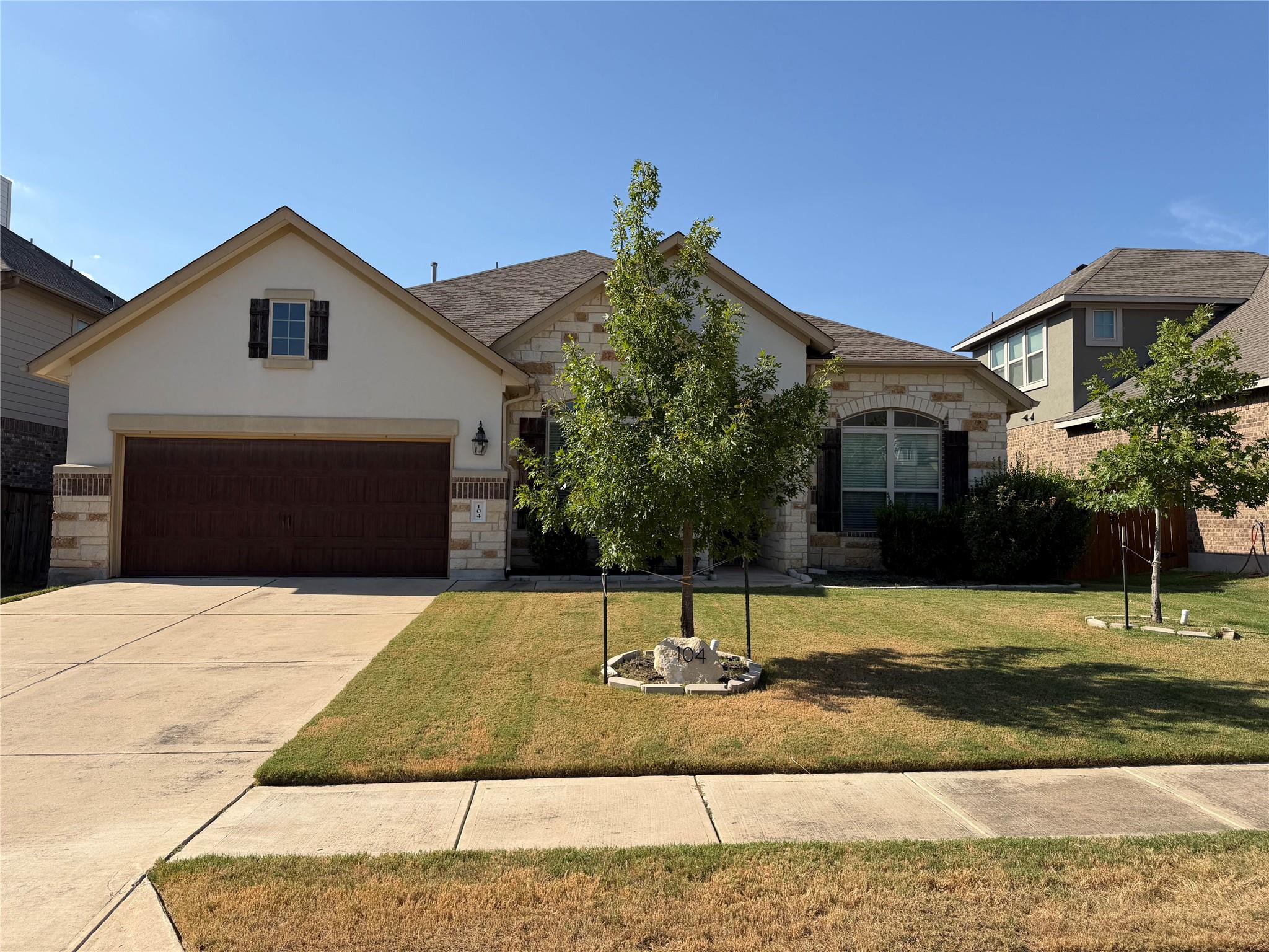 Listing photo 1 of 104  Canyon Lake Ln