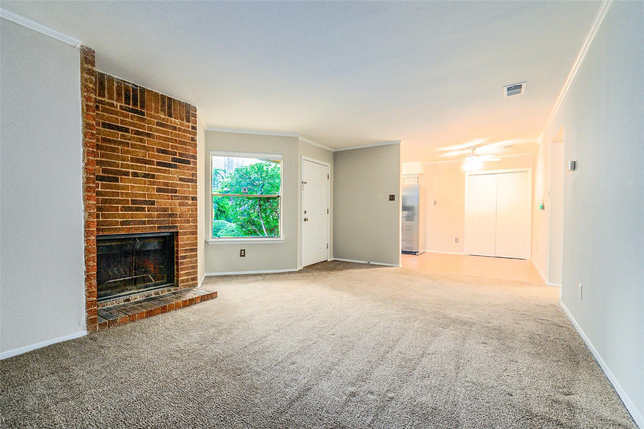Listing photo 1 of 5608  Cougar Dr  #118