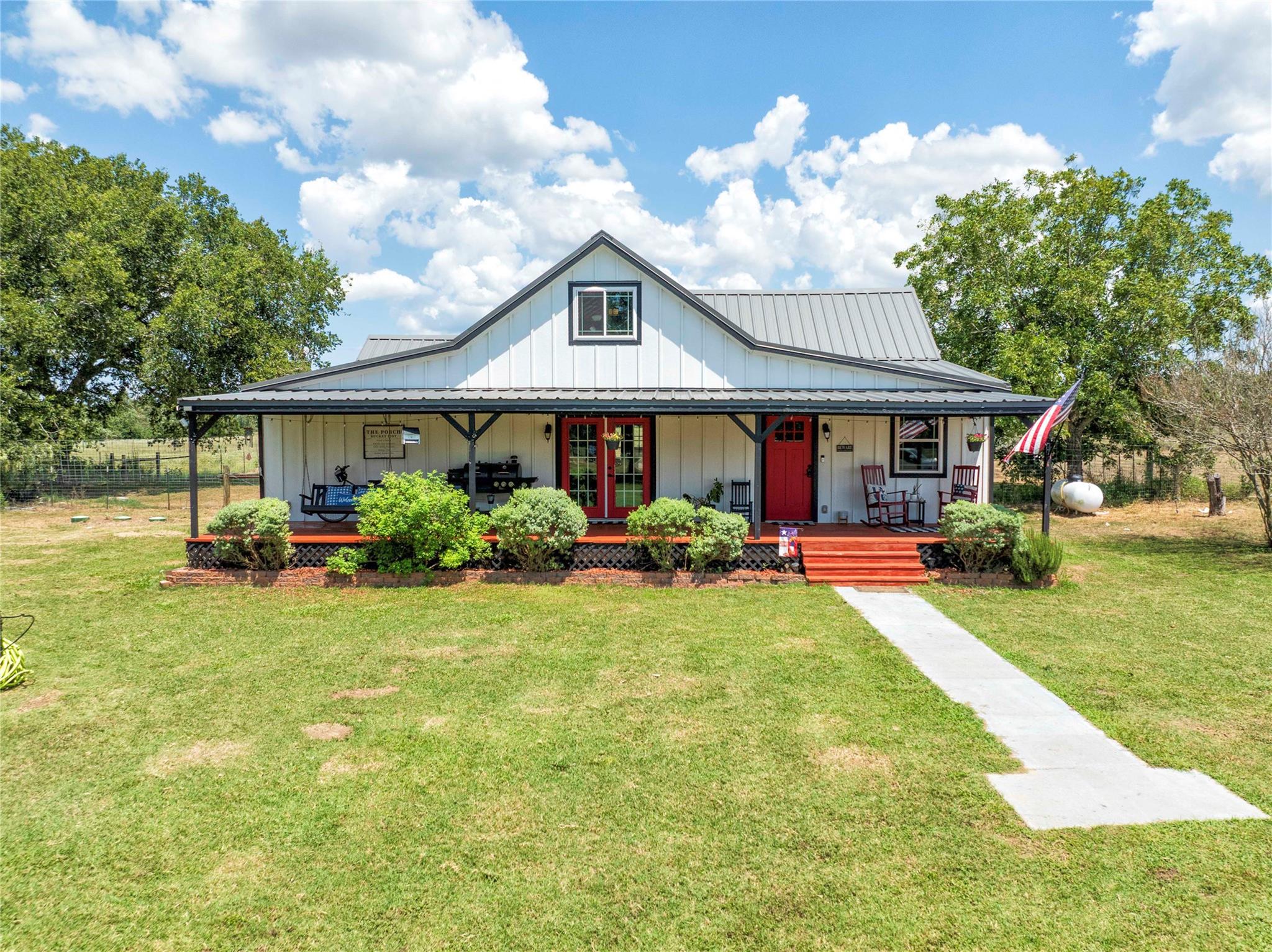 Listing photo 1 of 2666  County Road 247 None