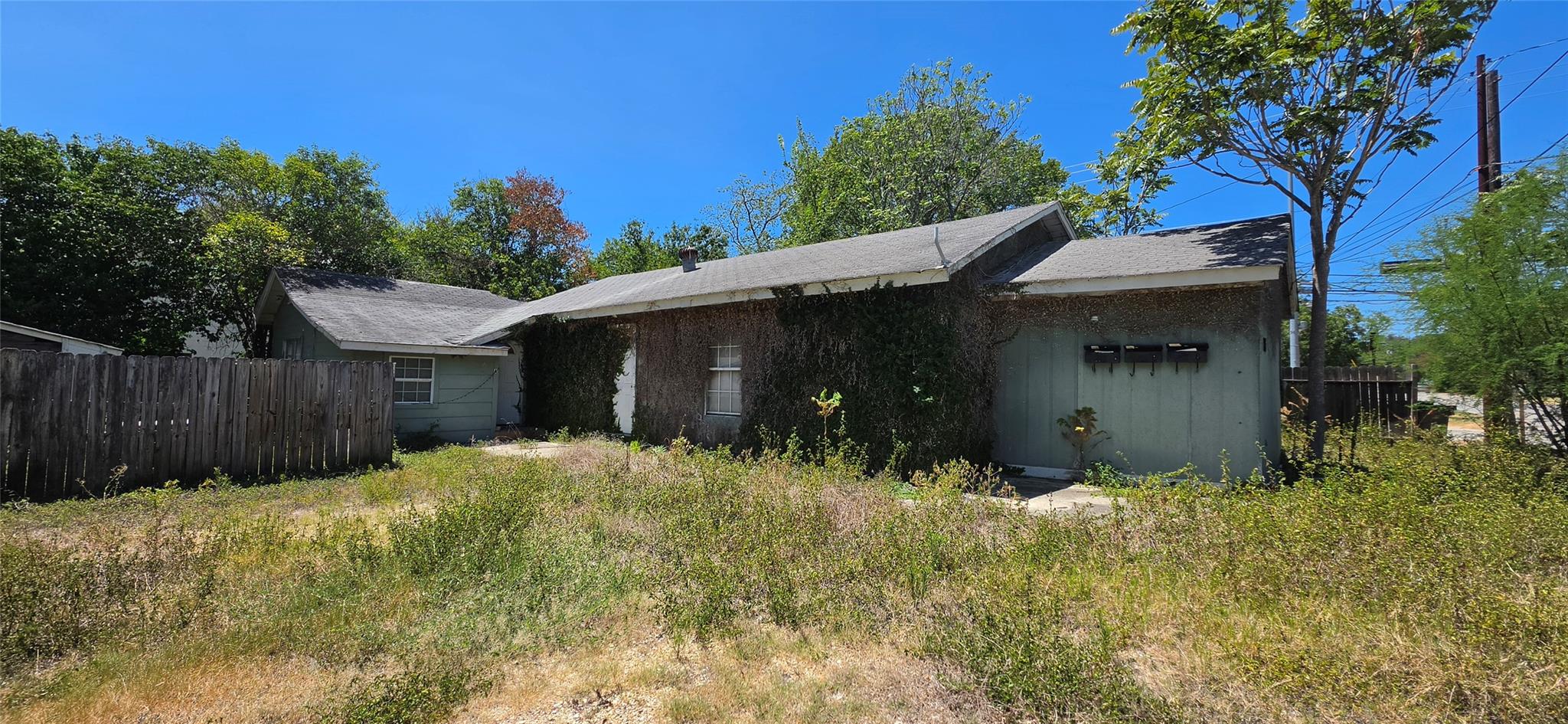 Listing photo 1 of 125 S Bishop St