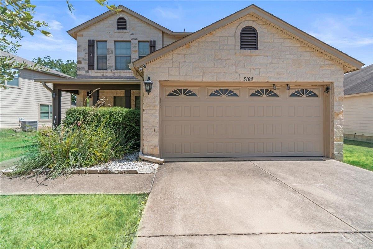 Listing photo 1 of 5108 N Hearsey Dr