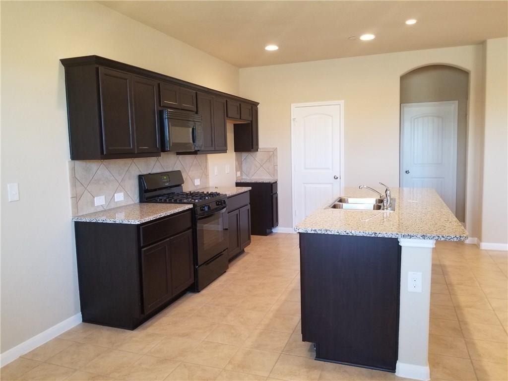 Listing photo 1 of 2880  Donnell Dr  #103