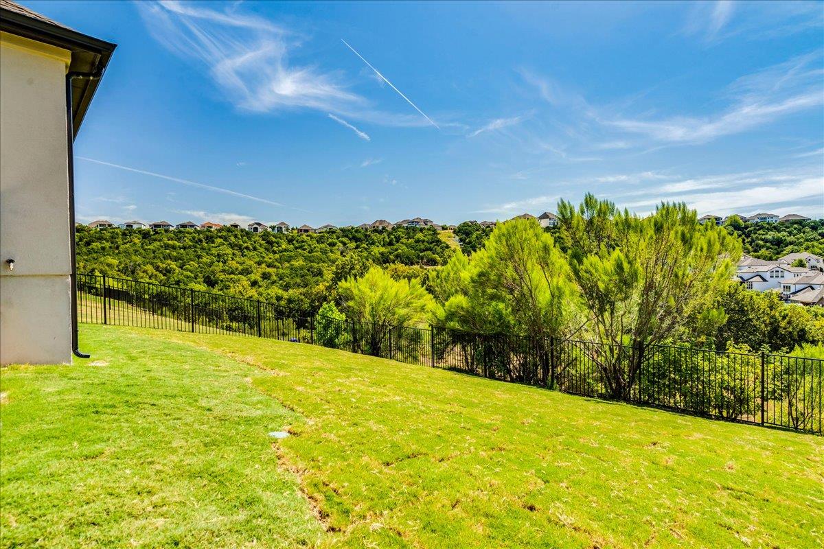 Listing photo 1 of 1416  Brescia Walk