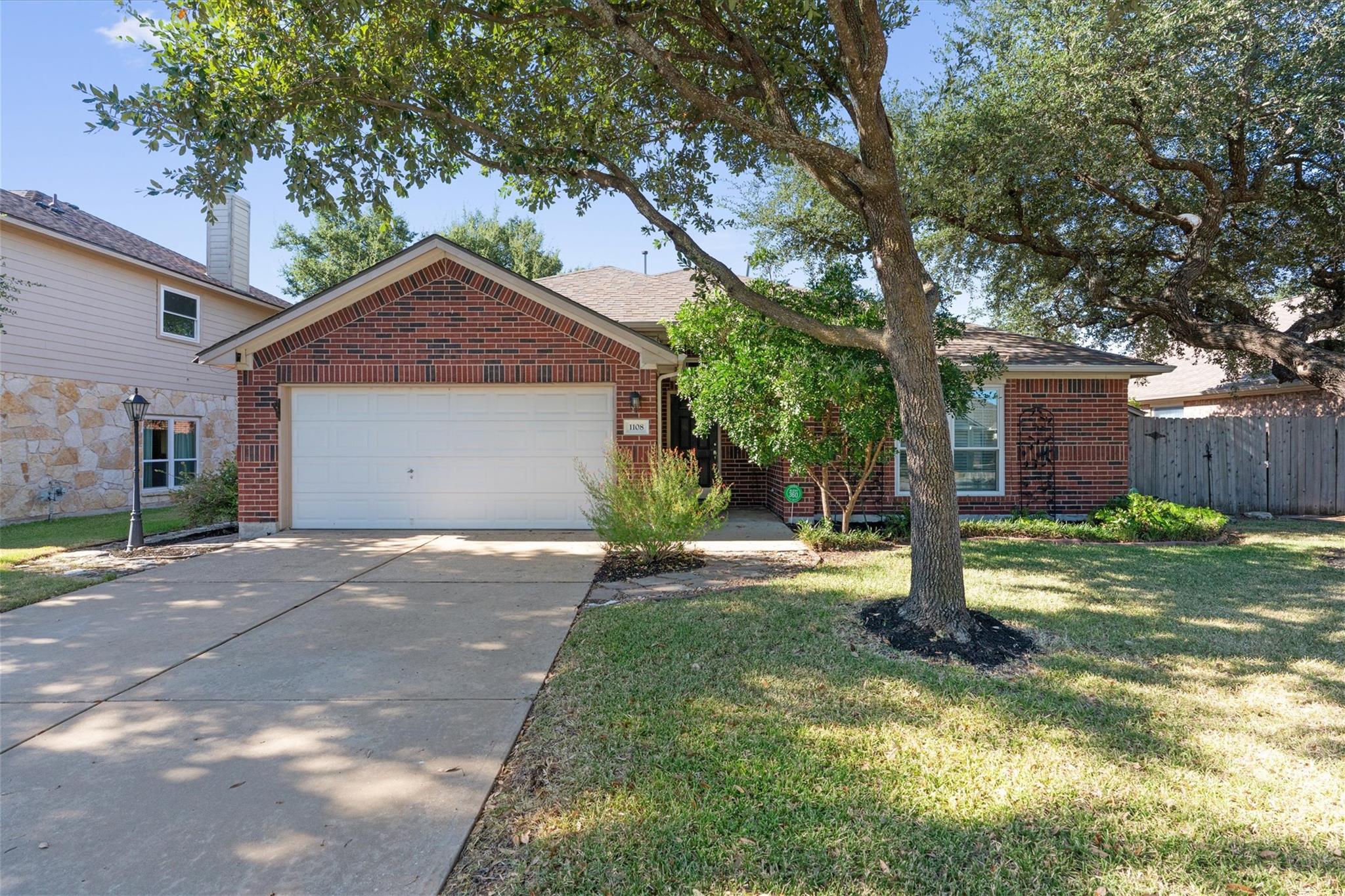 Listing photo 1 of 1108  Calistoga Dr
