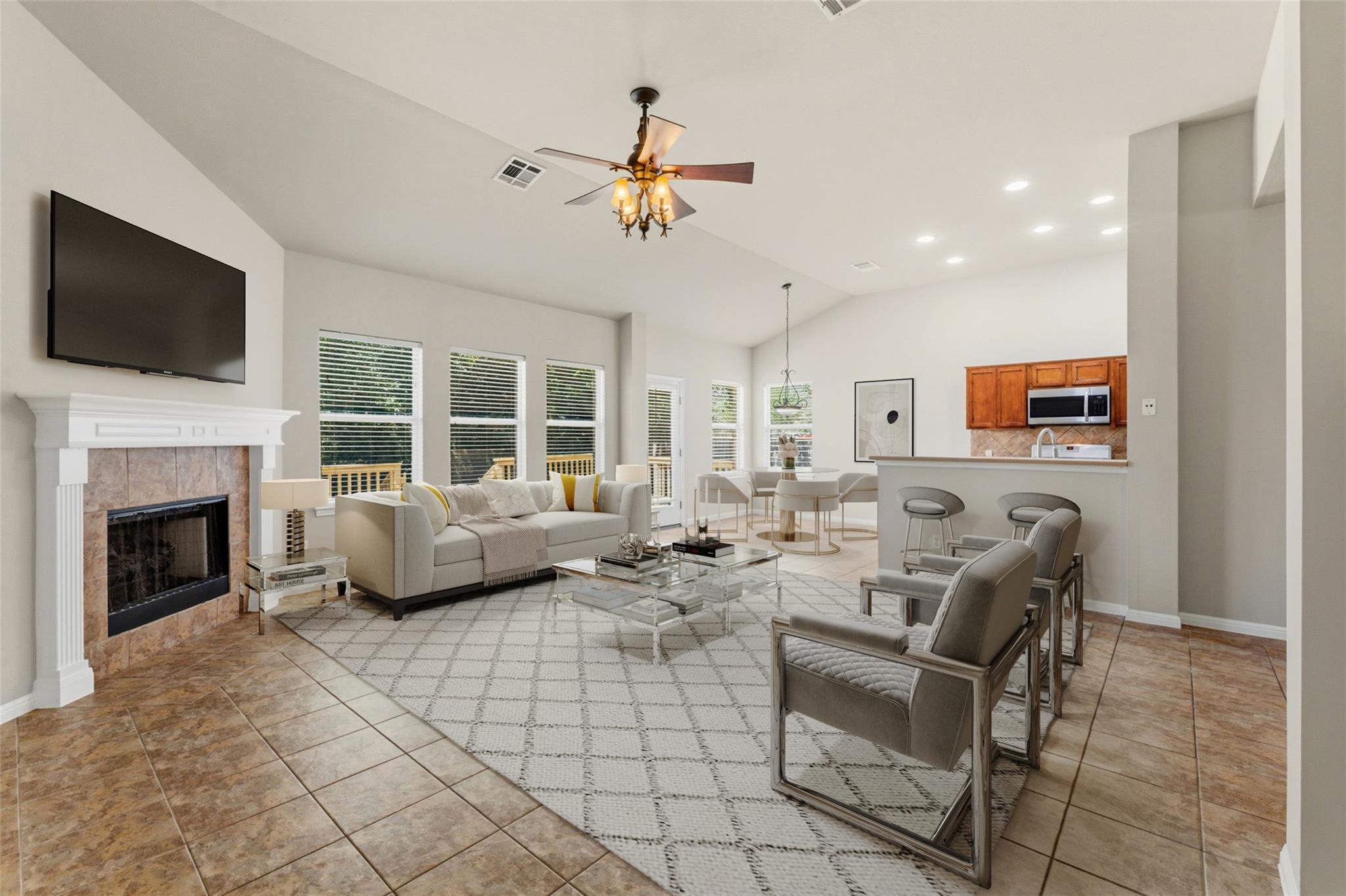 1216  Willowbrook Dr 매물 사진 1