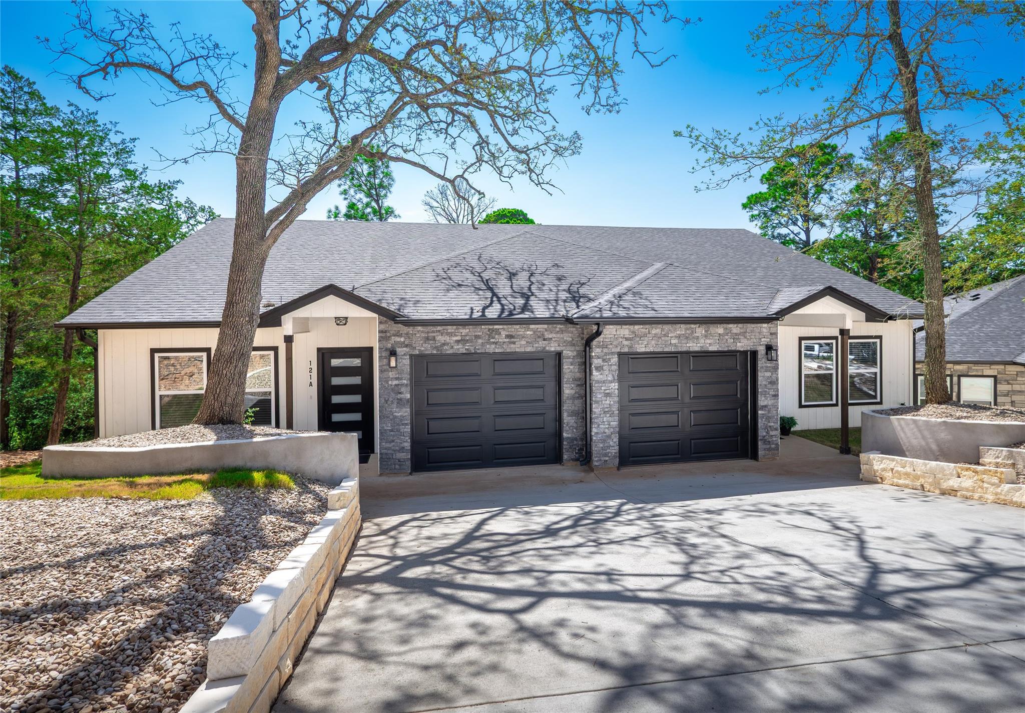 Listing photo 1 of 121 S Kanaio Dr  #A & B