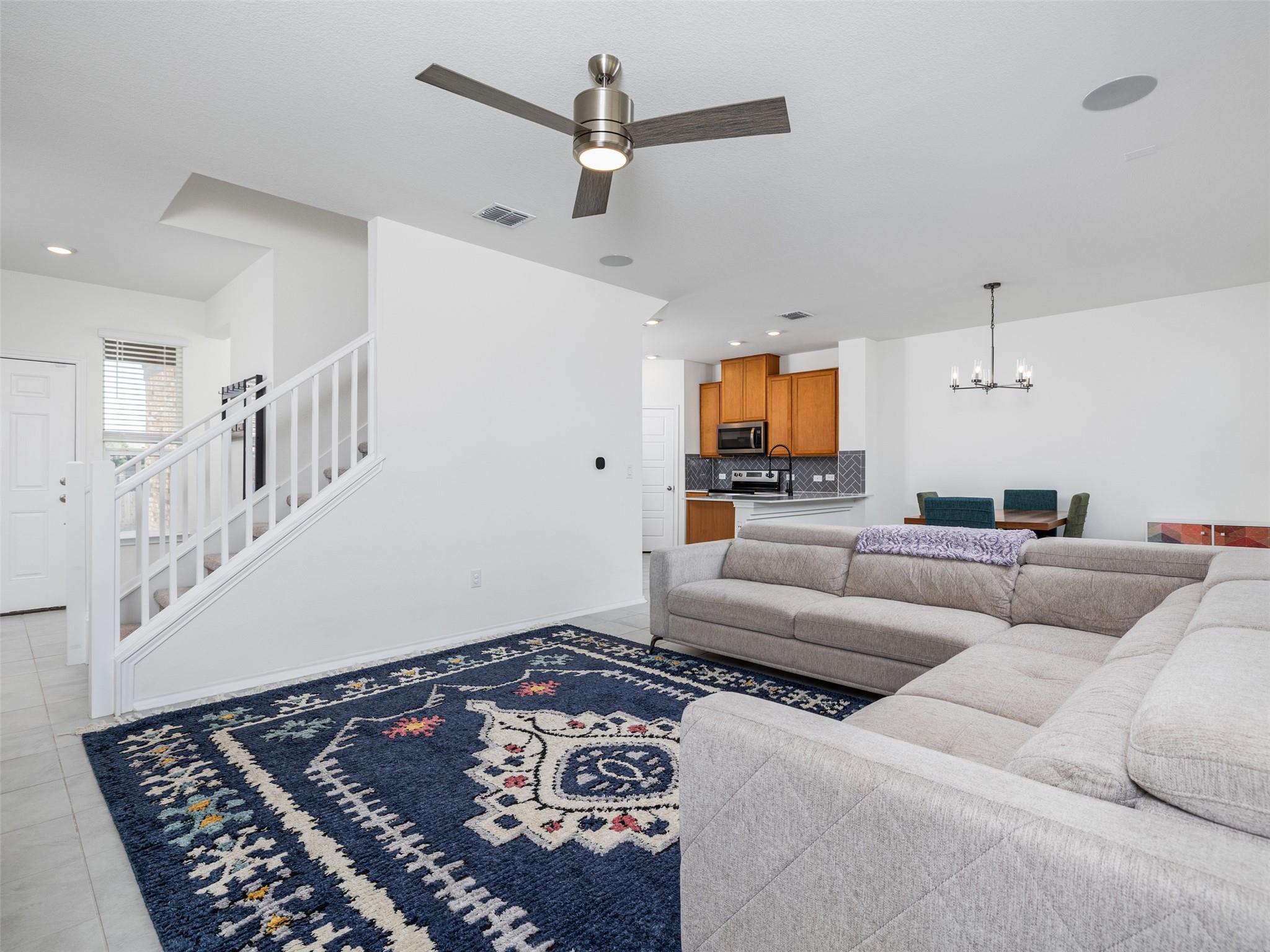 Listing photo 1 of 7106  Summer Tanager Dr  #18