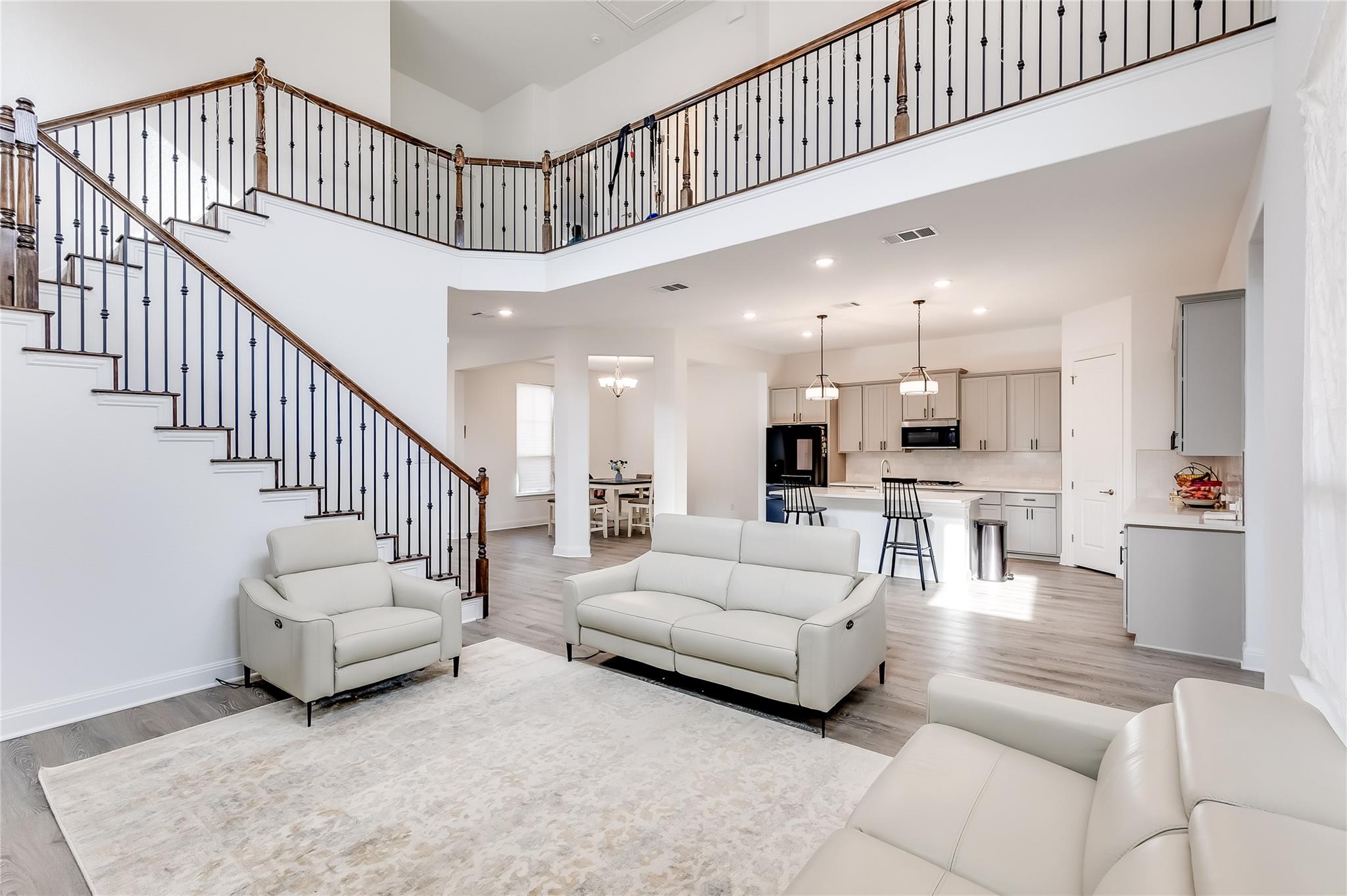 Listing photo 1 of 2808  Stone Branch Dr