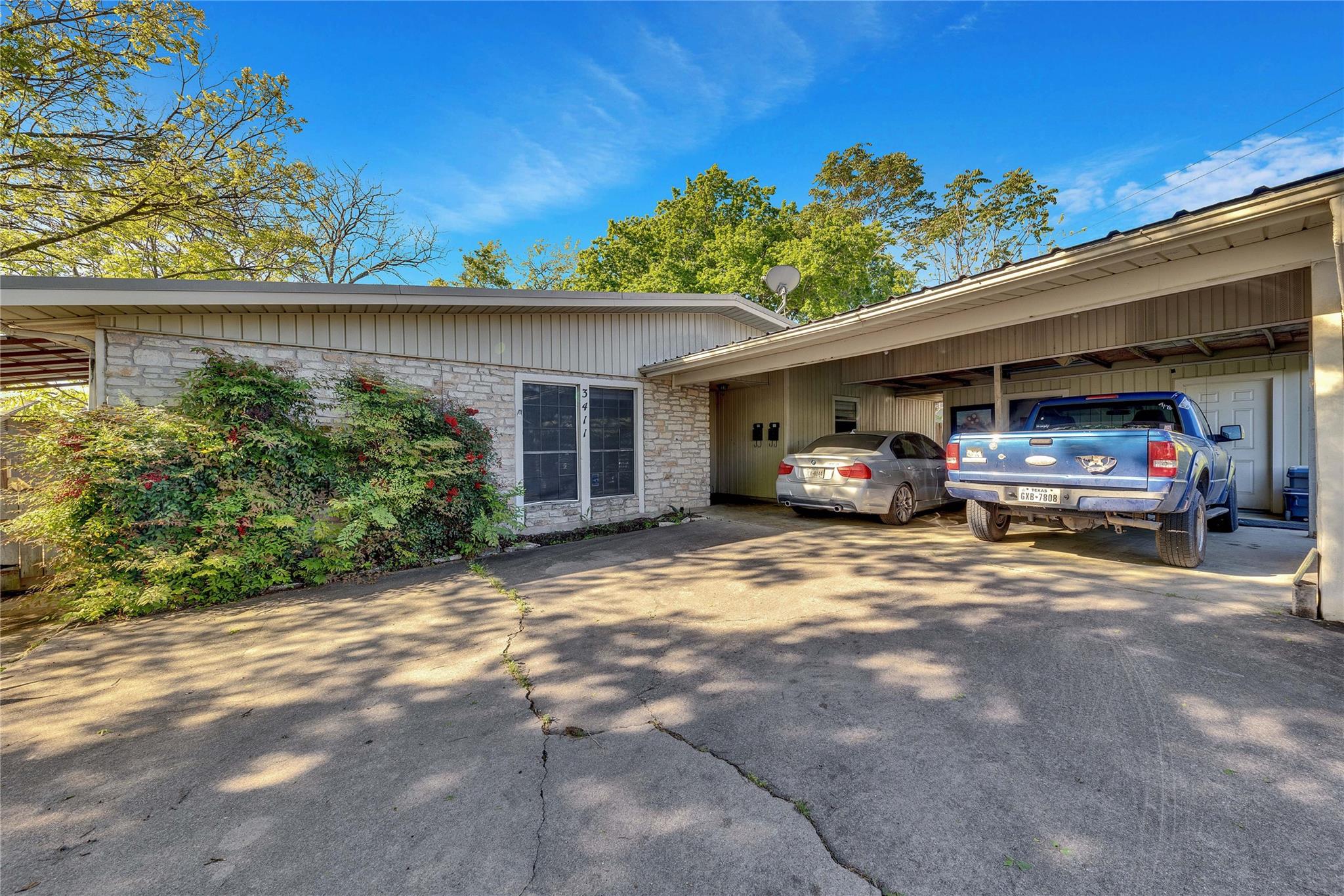 Listing photo 1 of 3411  Dolphin None  #A