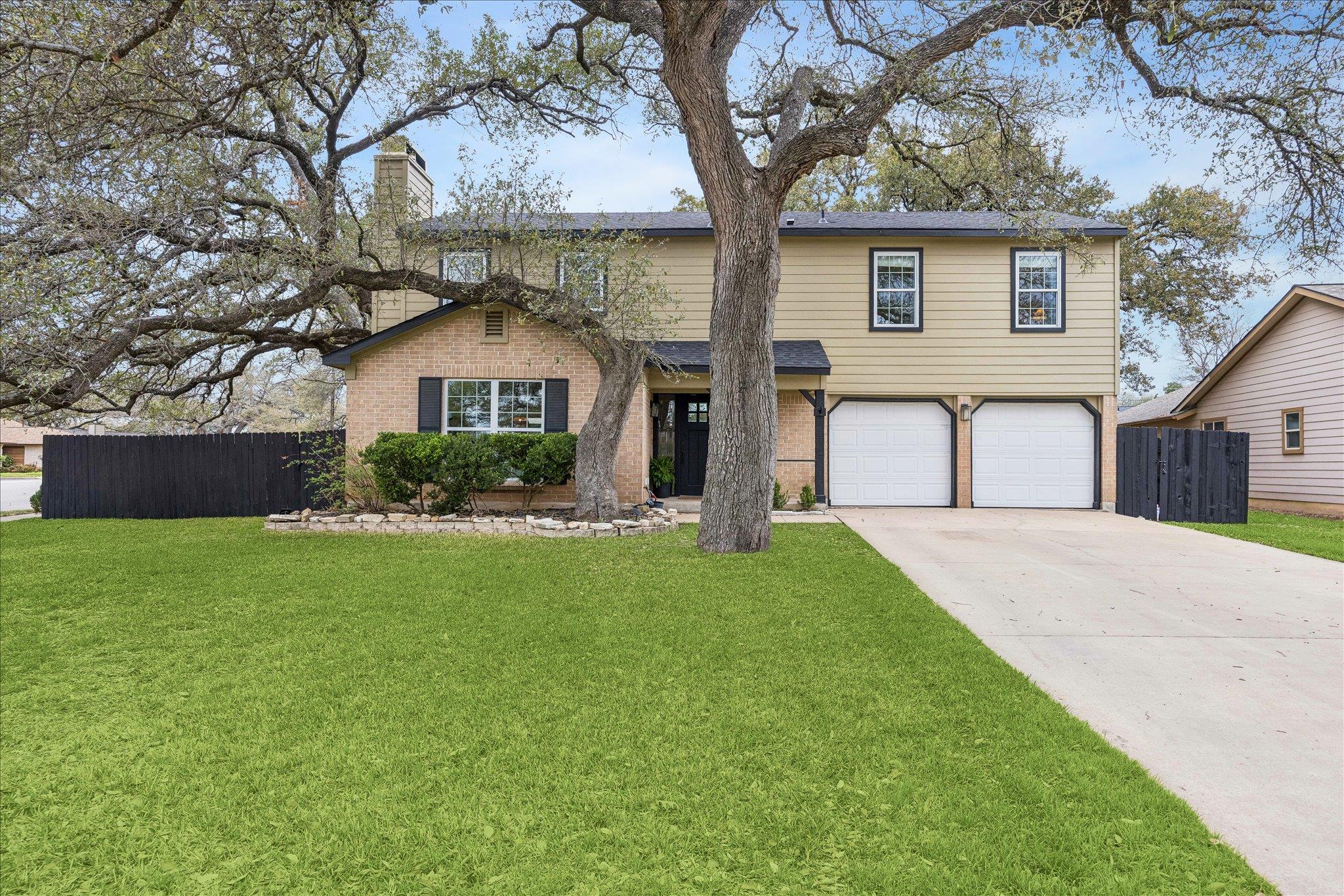Listing photo 1 of 12935  Pegasus St