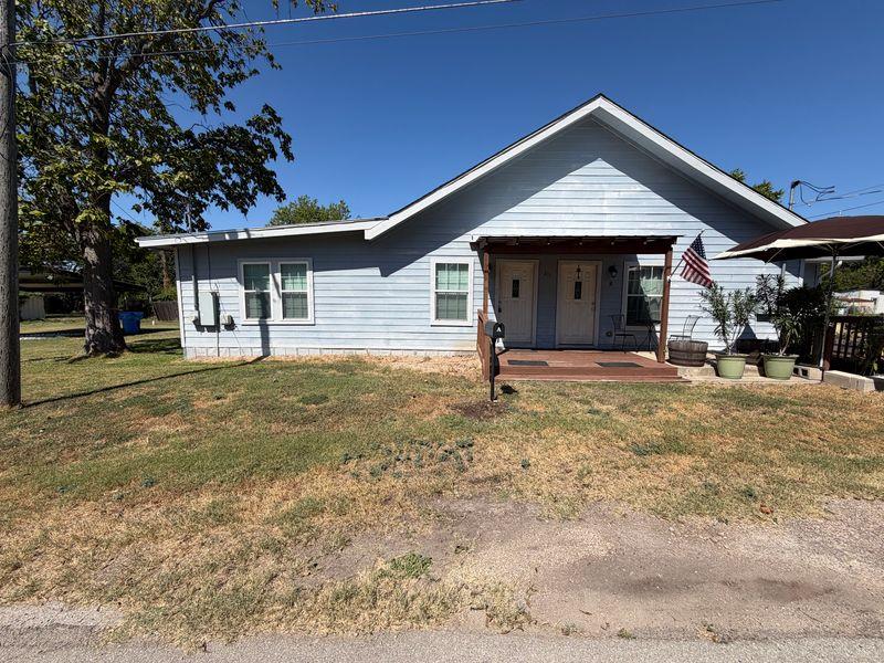 Classic horizontal siding and a covered front por