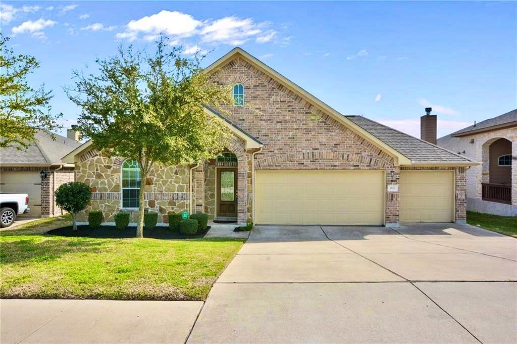 Listing photo 1 of 1817  Greyleaf Path