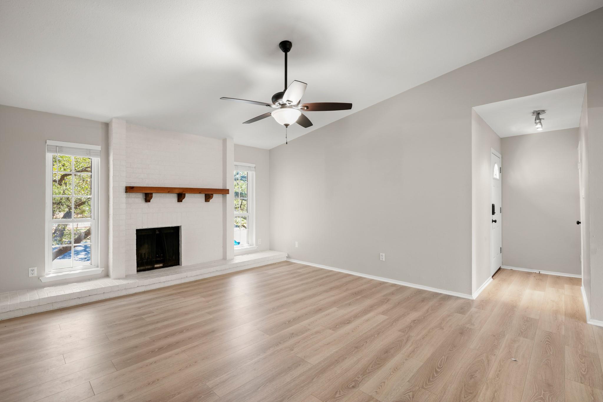 Listing photo 1 of 4159  Steck Ave  #226