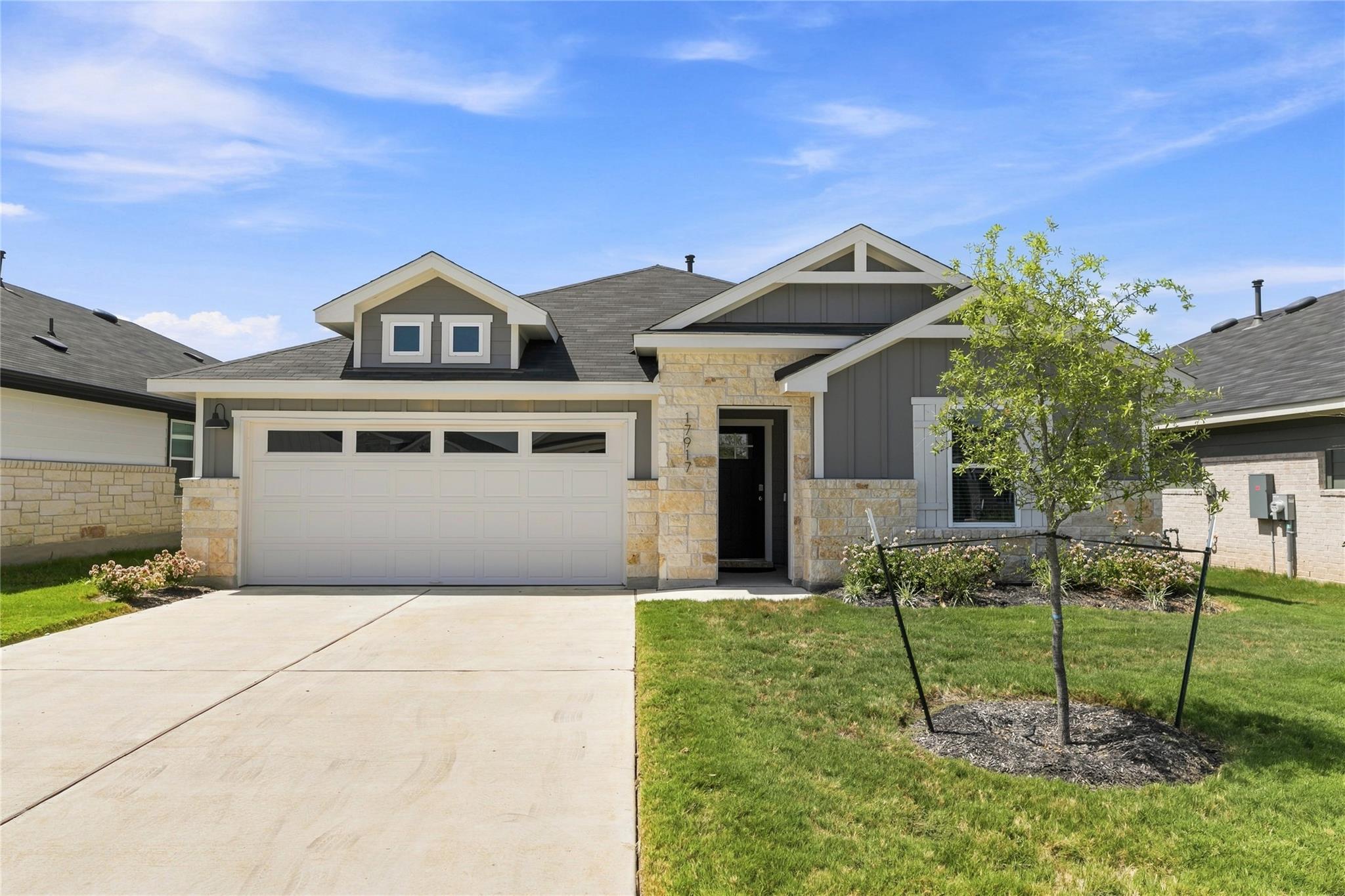 Listing photo 1 of 17197  Purple Top Ln