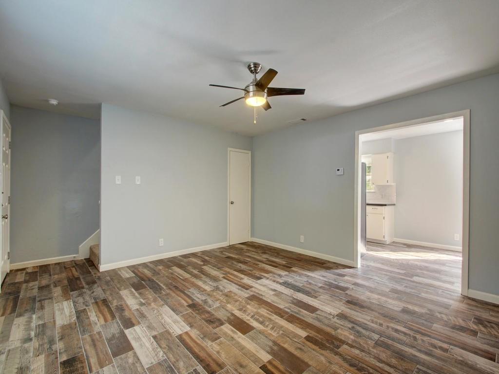 Listing photo 1 of 6209  Adalee Ave  #B