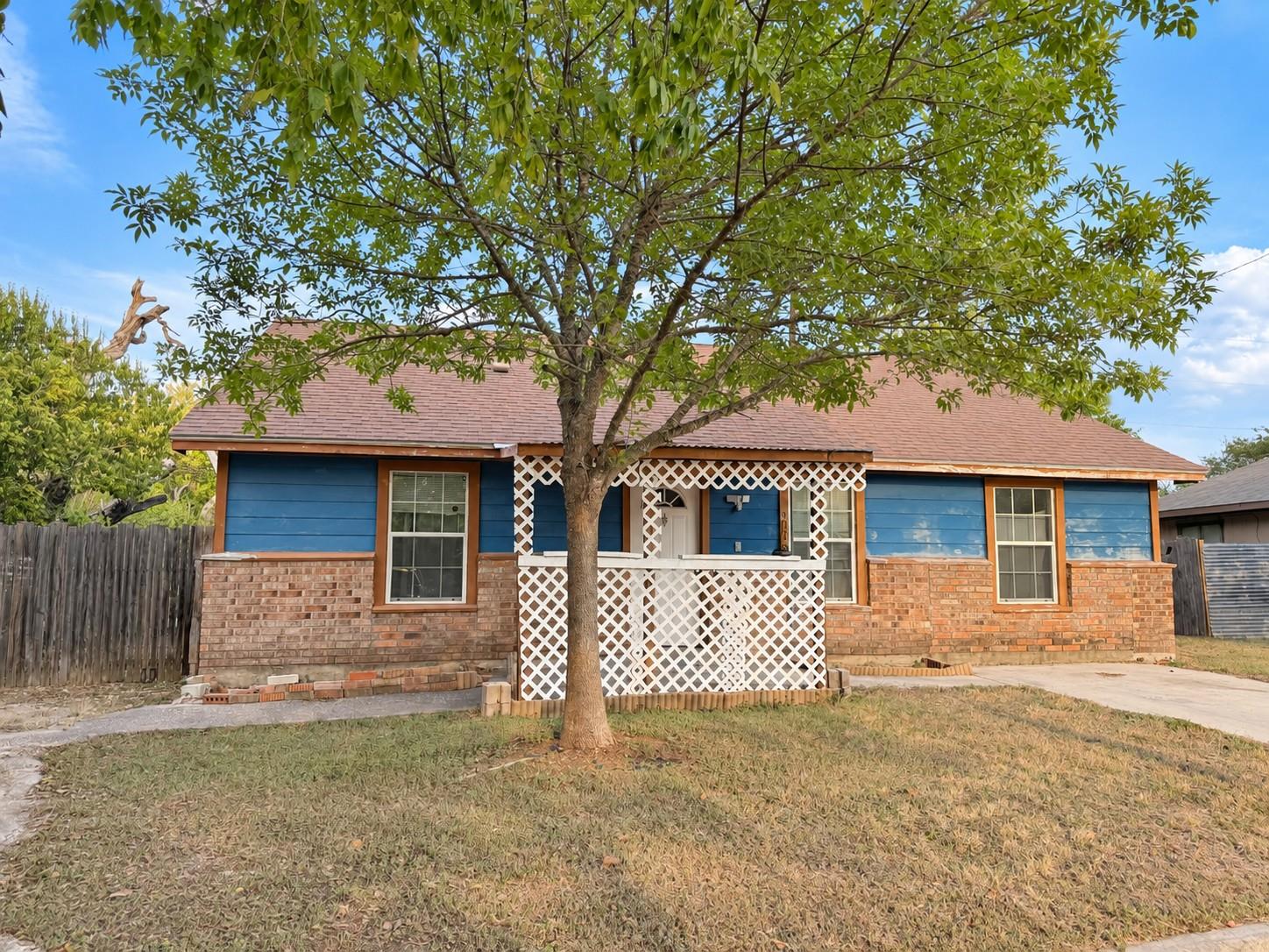 Foto de la propiedad en venta 1 de 900  Lee Ln