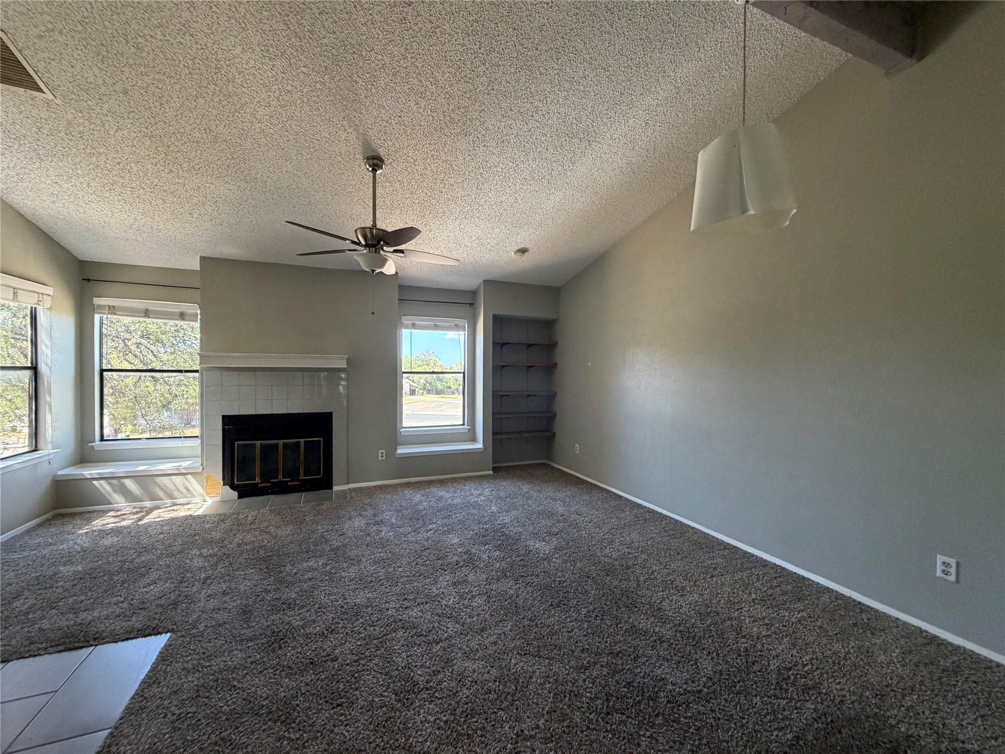 Listing photo 1 of 5305  Indio Cv  #D