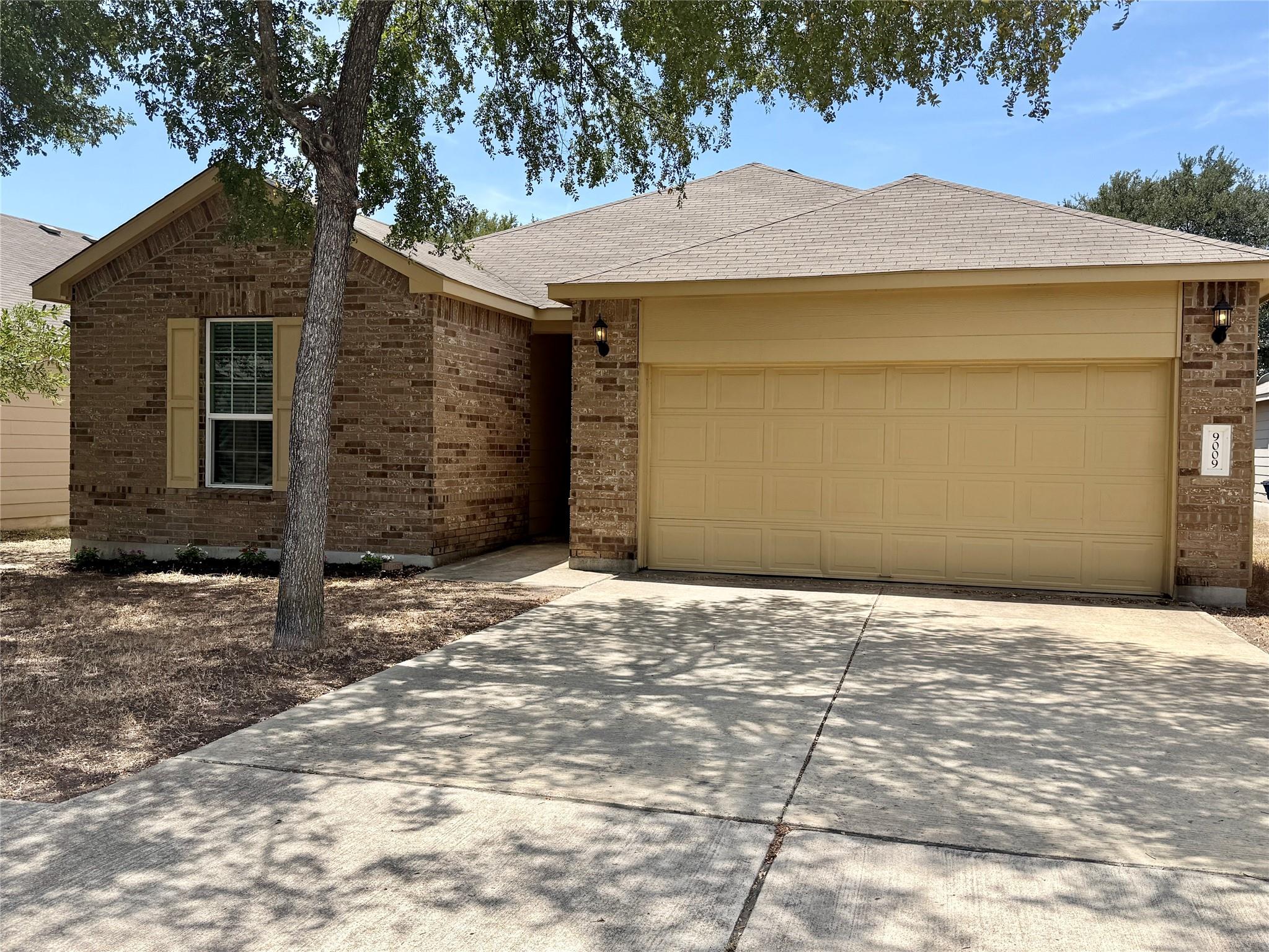Listing photo 1 of 9009  Tall Sky Trce