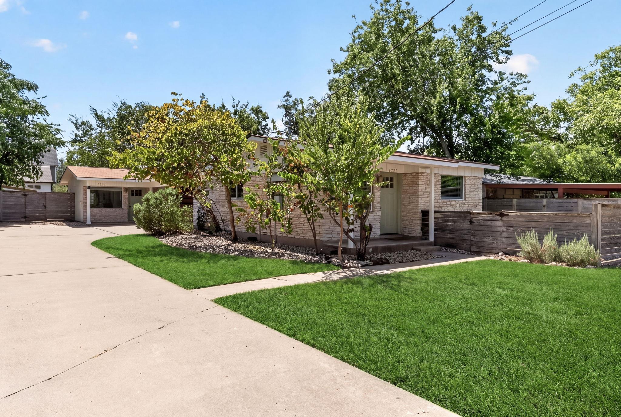Listing photo 1 of 7711  Watson St