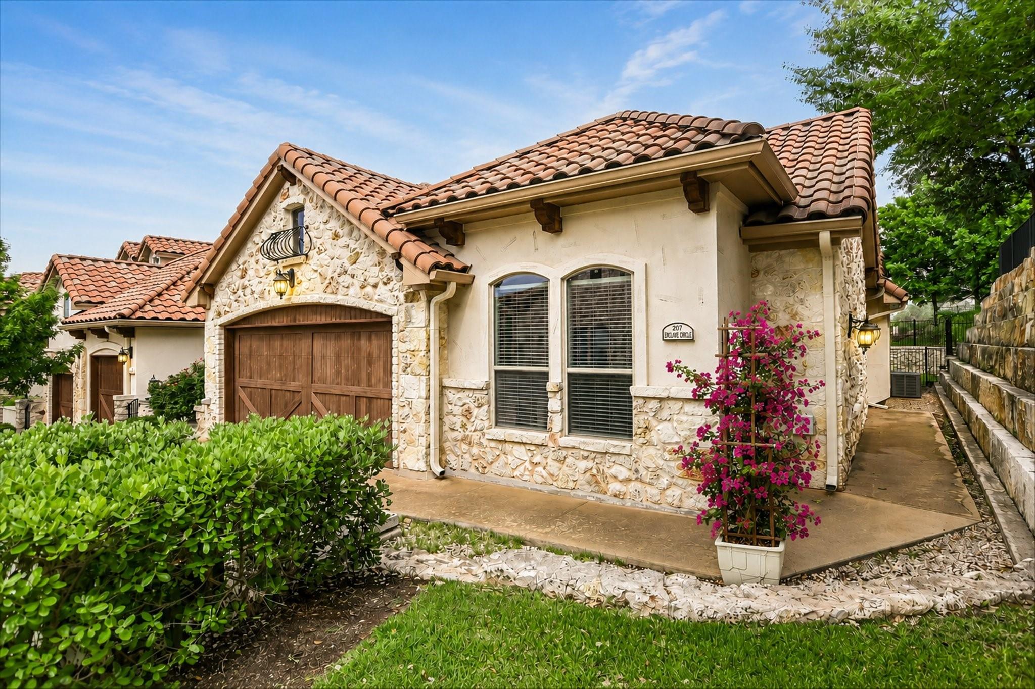 207  Enclave Cir 매물 사진 1