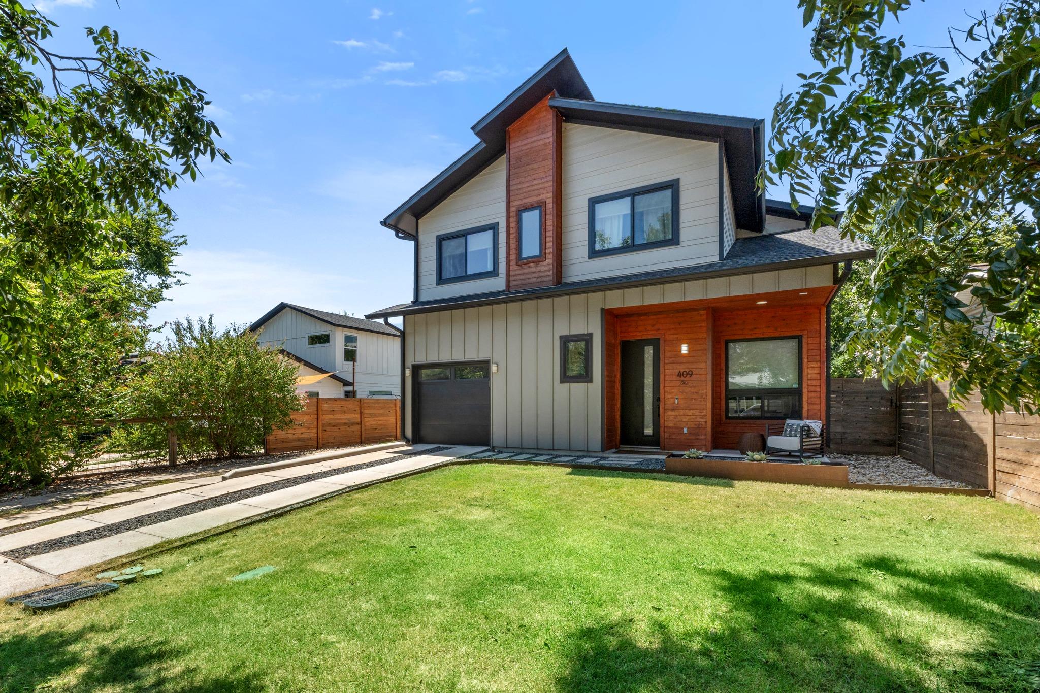Listing photo 1 of 409 W 55th 1/2 St  #1
