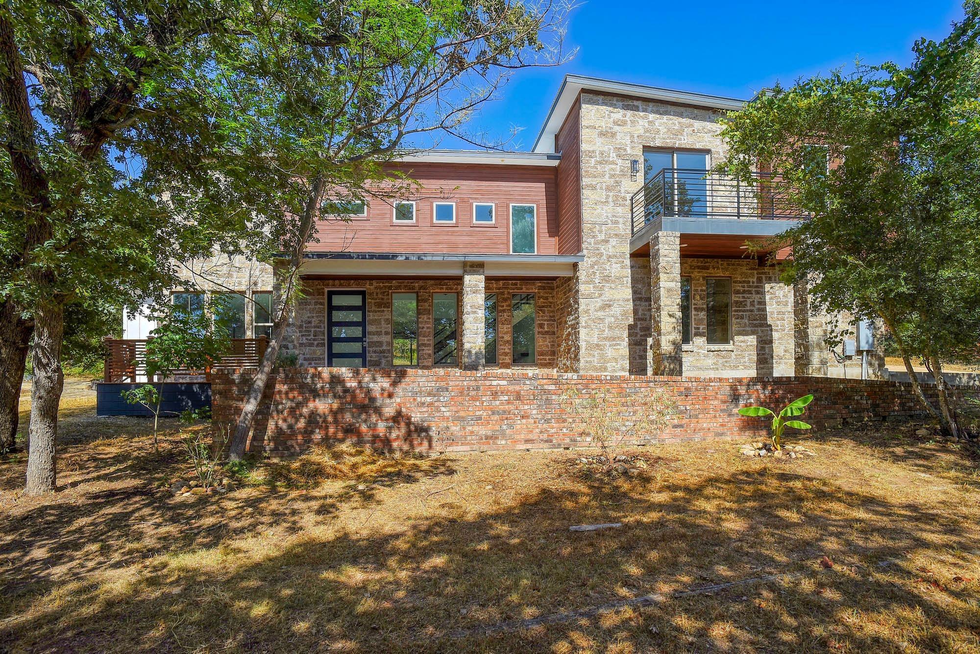 Listing photo 1 of 316  Tall Forest Dr