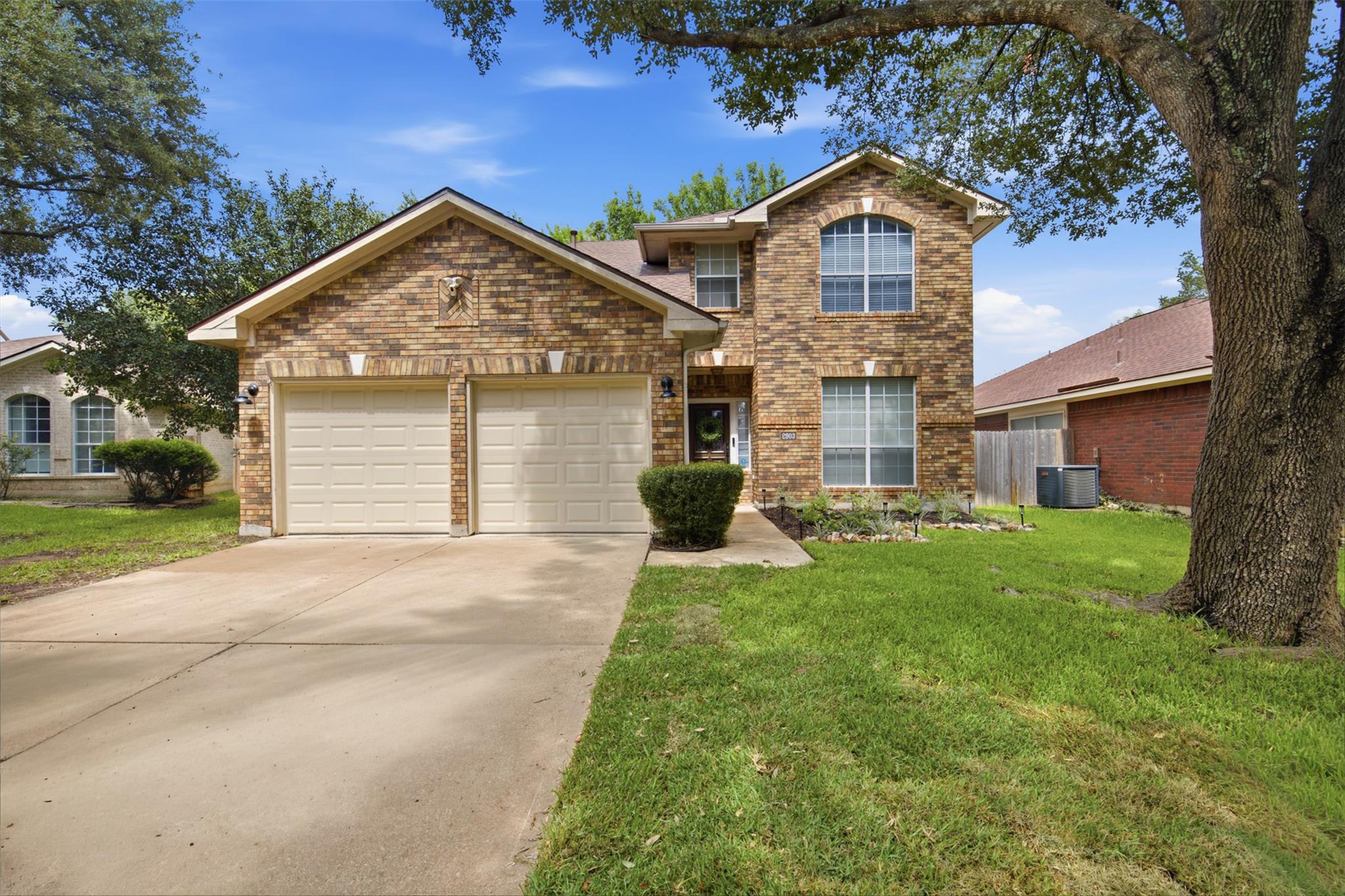 Listing photo 1 of 2903  Pioneer Way