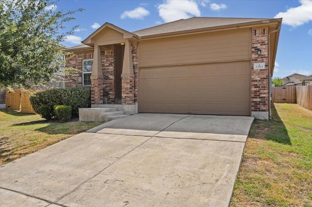 Listing photo 1 of 13513  Kearns Dr